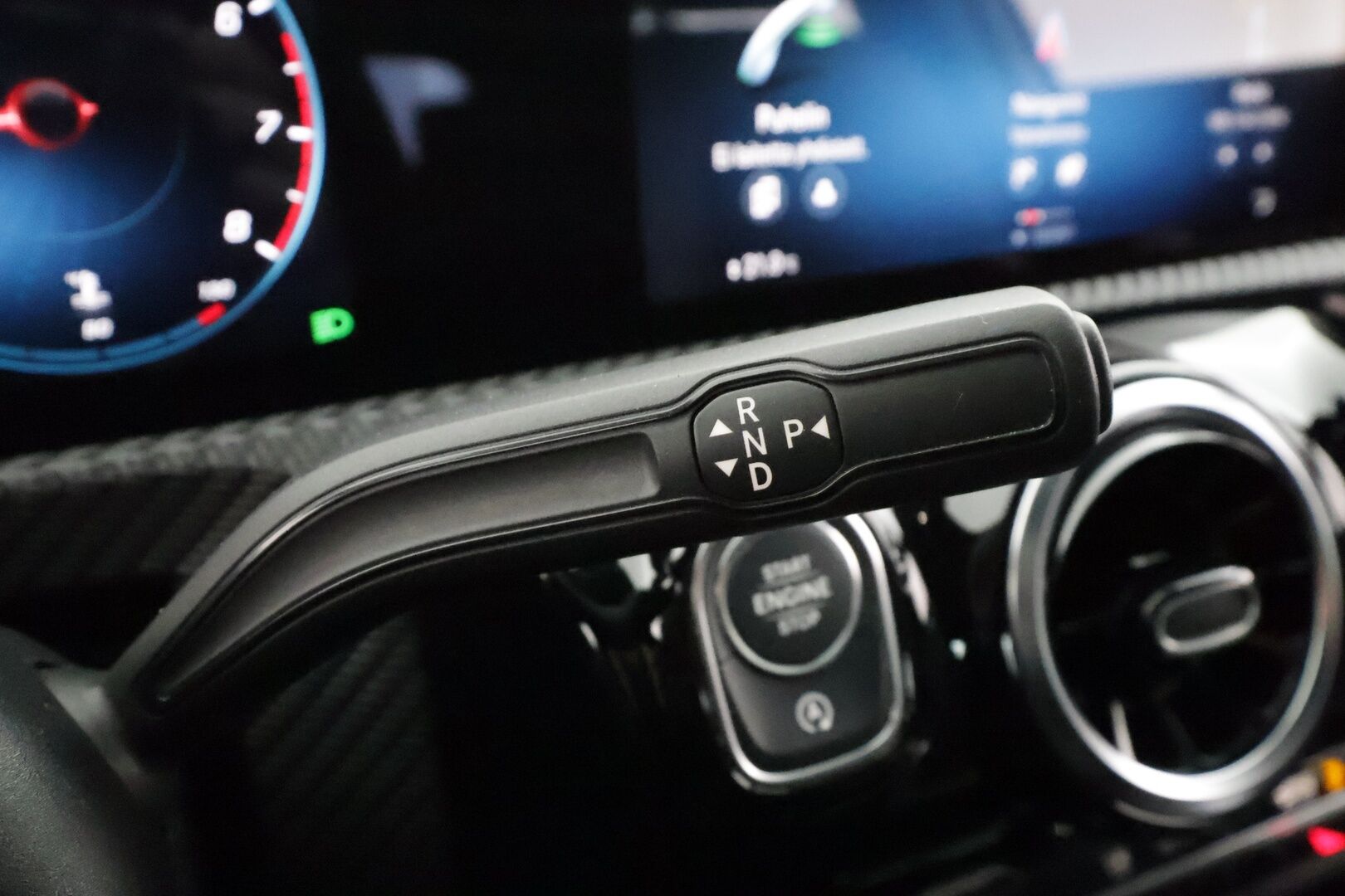 Mercedes-Benz A 2019 180 A Business Style * 1.Om Suomi-auto / Vakkari / Navi / LED / P.kamera / Sporttipenkit / Widescreen * - Kahdet renkaat aluvanteilla - HULLU BLACKWEEK KORKOTARJOUS 2,49%