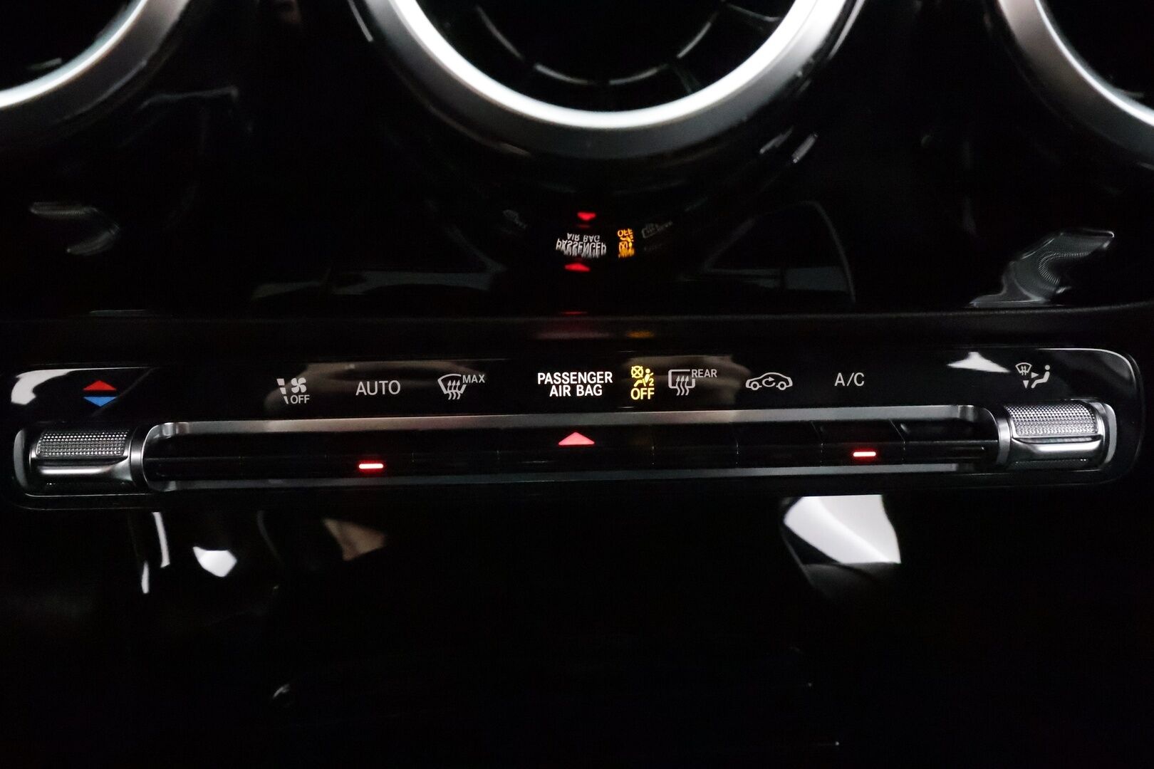 Mercedes-Benz A 2019 180 A Business Style * 1.Om Suomi-auto / Vakkari / Navi / LED / P.kamera / Sporttipenkit / Widescreen * - Kahdet renkaat aluvanteilla - HULLU BLACKWEEK KORKOTARJOUS 2,49%