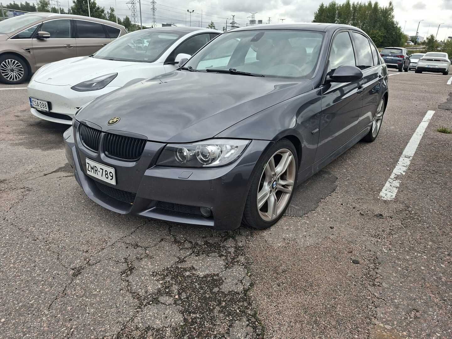 BMW 330 2007 E90 Sedan - *YritysOutlet - Myydään vain yrityksille* | Nahat | Vakkari | M-Sport | Bilsteinin alusta | Proffa Navi | Kattoluukku |
