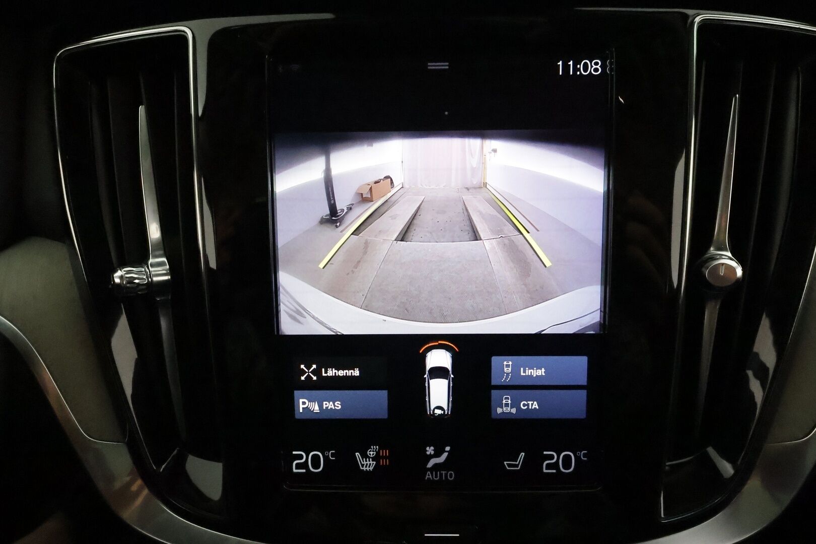 Volvo V60 2019 T8 AWD Inscription aut *ACC / Panorama / Muistipenkki / Full LED / P.kamera / BLIS / Navi / Sporttinahat / Webasto* - Suomi-auto / Kahdet renkaat aluvanteilla / Merkkihuollettu