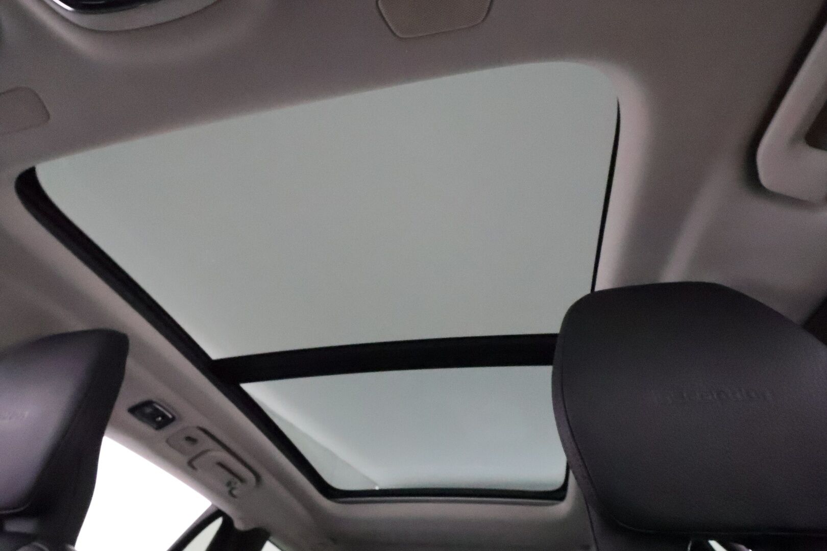 Volvo V60 2019 T8 AWD Inscription aut *ACC / Panorama / Muistipenkki / Full LED / P.kamera / BLIS / Navi / Sporttinahat / Webasto* - Suomi-auto / Kahdet renkaat aluvanteilla / Merkkihuollettu