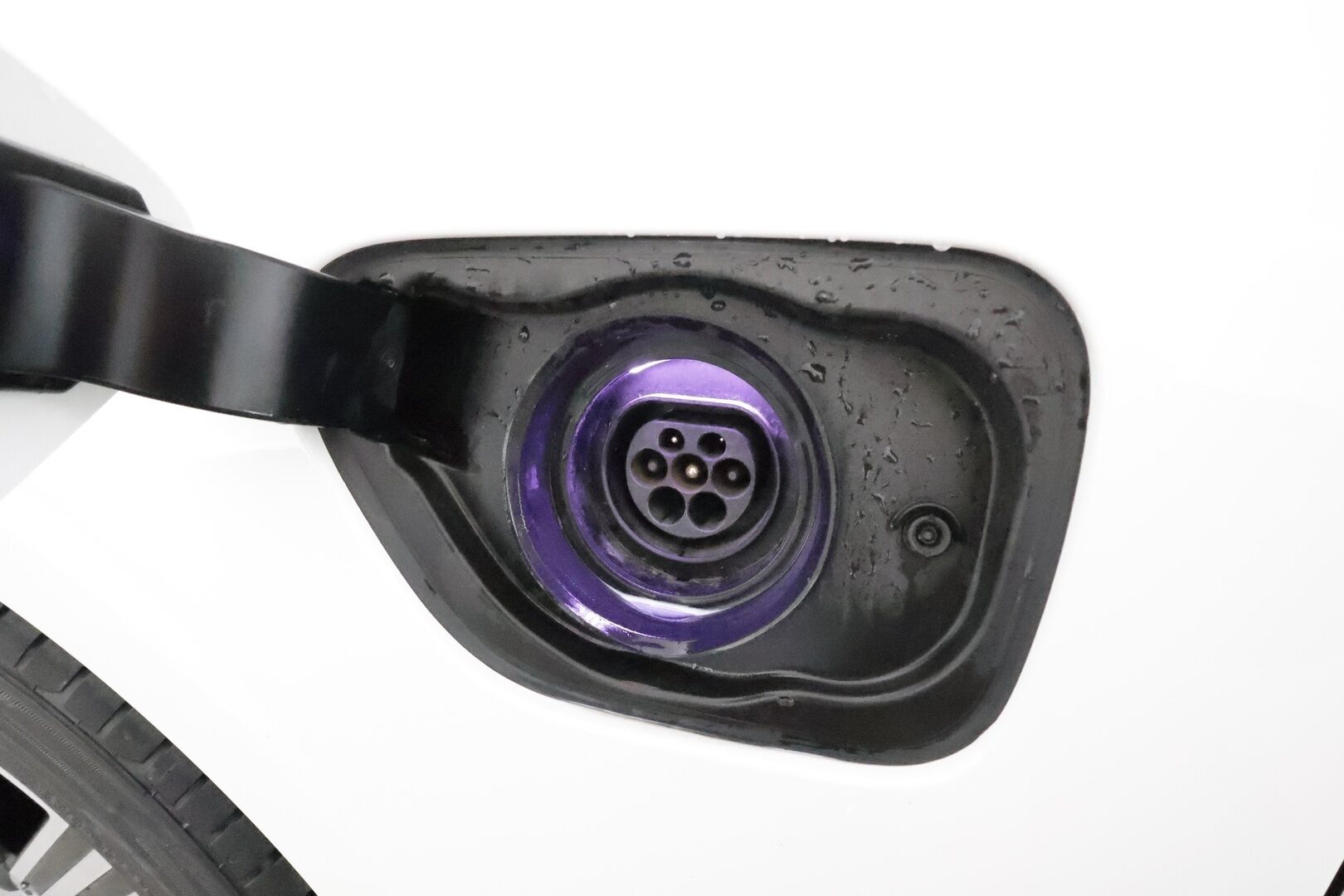 Volvo V60 2019 T8 AWD Inscription aut *ACC / Panorama / Muistipenkki / Full LED / P.kamera / BLIS / Navi / Sporttinahat / Webasto* - Suomi-auto / Kahdet renkaat aluvanteilla / Merkkihuollettu