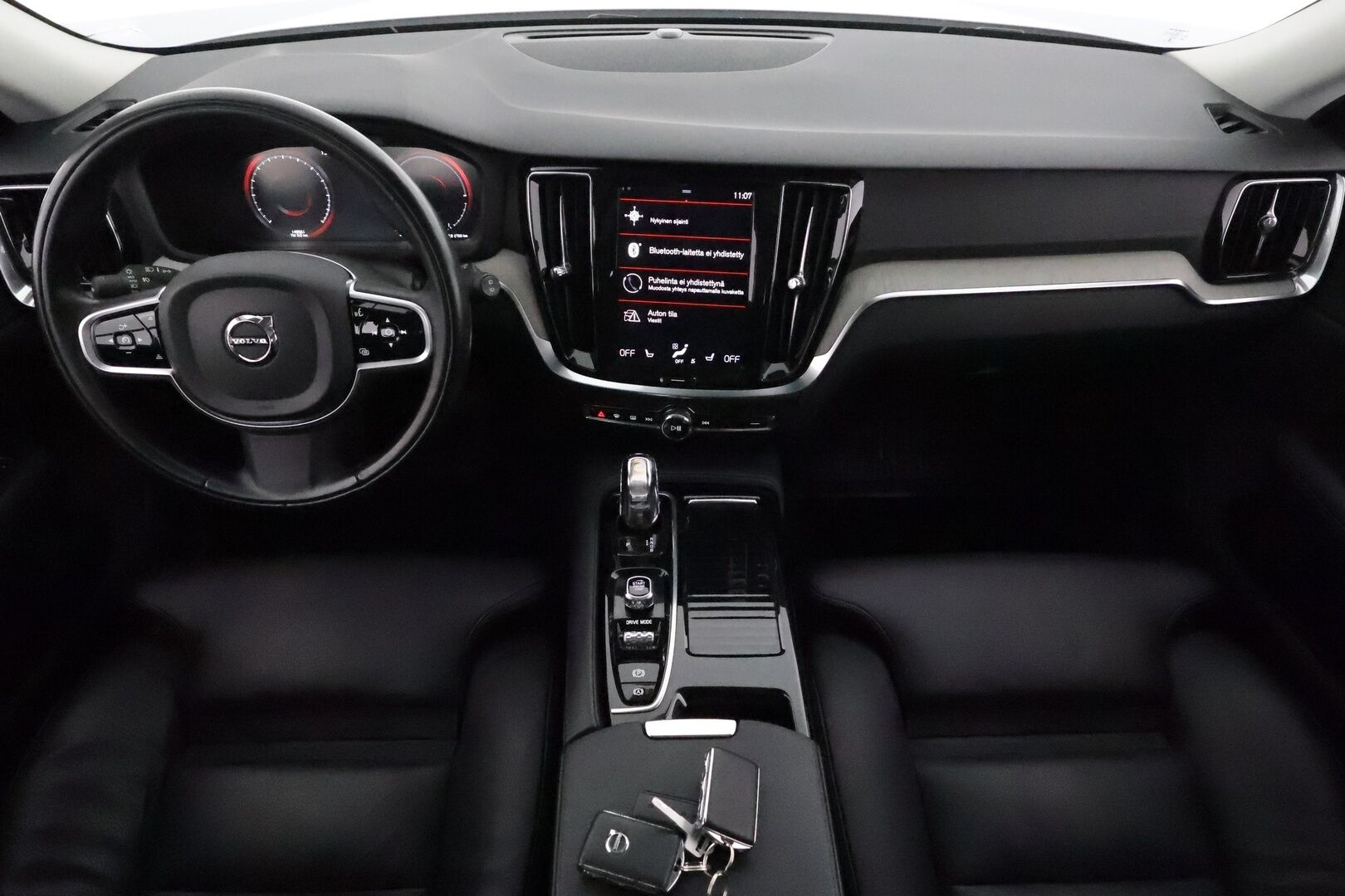 Volvo V60 2019 T8 AWD Inscription aut *ACC / Panorama / Muistipenkki / Full LED / P.kamera / BLIS / Navi / Sporttinahat / Webasto* - Suomi-auto / Kahdet renkaat aluvanteilla / Merkkihuollettu