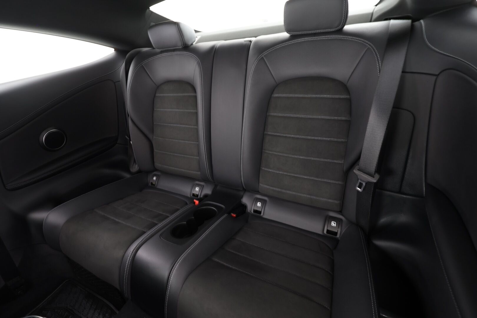 Mercedes-Benz C 2020 300 d 4MATIC Coupé A AMG * Distronic / Sportpenkit / Multibeam / P.Kamera / Navi / Digimittaristo / Lohkolämmitin * - 1-om Suomi-auto / Kahdet renkaat / Merkkihuollot - HULLU BLACKWEEK KORKOTARJOUS 2,49%