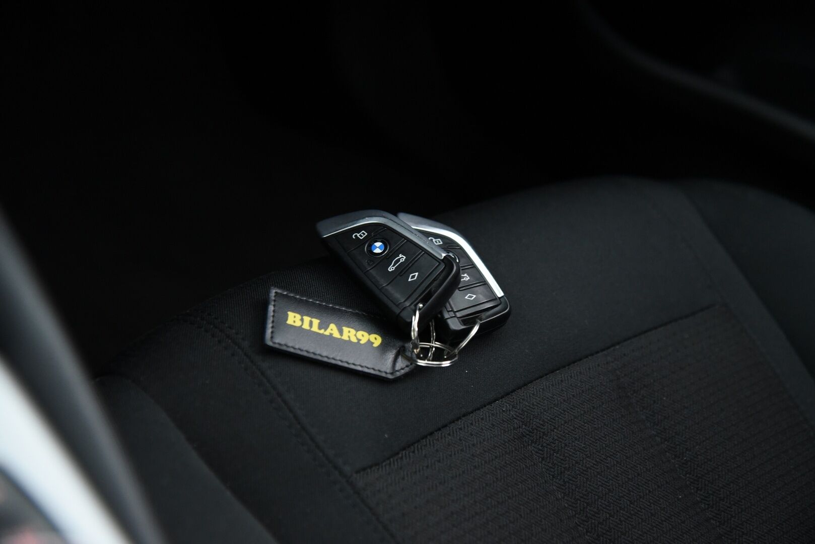 BMW 530 2019 G30 Sedan 530e A Charged Edition / Suomi-auto / Vakkari / P-kamera / LED - Digimittaristo / Ratinlämmitin / 2x renkaat