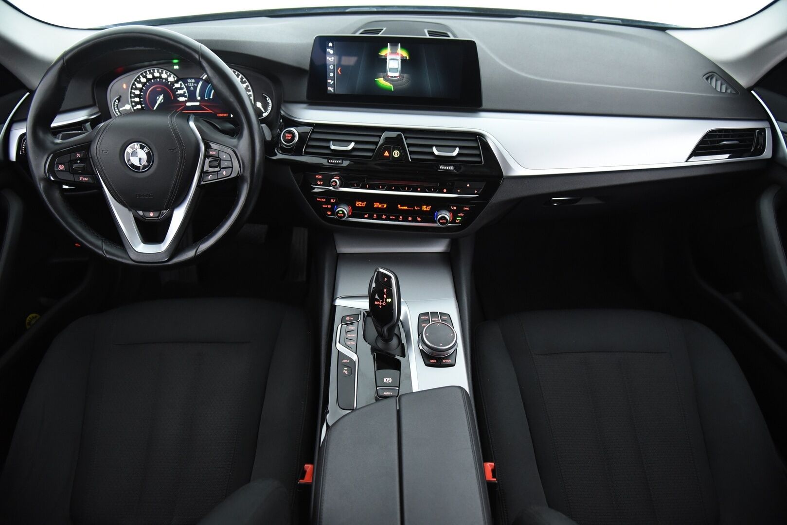 BMW 530 2019 G30 Sedan 530e A Charged Edition / Suomi-auto / Vakkari / P-kamera / LED - Digimittaristo / Ratinlämmitin / 2x renkaat