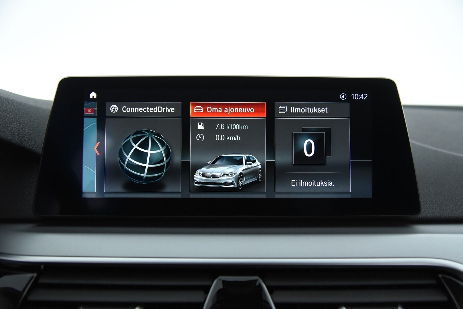 BMW 530 2019 G30 Sedan 530e A Charged Edition / Suomi-auto / Vakkari / P-kamera / LED - Digimittaristo / Ratinlämmitin / 2x renkaat