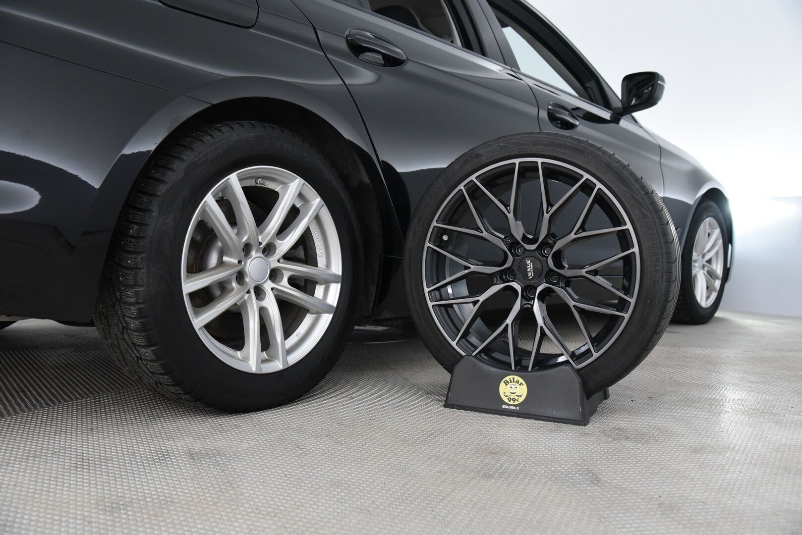 BMW 530 2019 G30 Sedan 530e A Charged Edition / Suomi-auto / Vakkari / P-kamera / LED - Digimittaristo / Ratinlämmitin / 2x renkaat