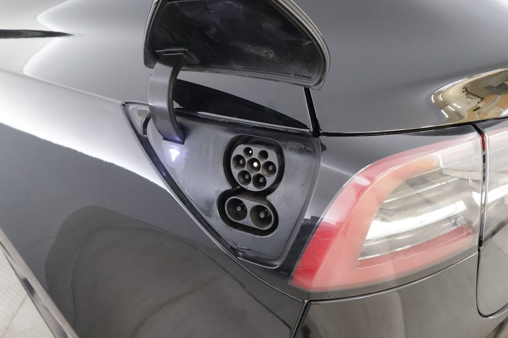 Tesla Model 3 2019 Long Range Dual motor AWD - | Lasikatto | ACC | LED | P.Kamera | Muistipenkki | Premium Audio | Navi | Kaistavahti | Keyless | Suomi-auto | 