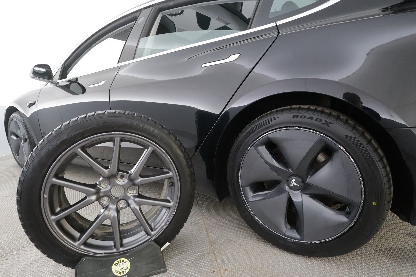 Tesla Model 3 2019 Long Range Dual motor AWD - | Lasikatto | ACC | LED | P.Kamera | Muistipenkki | Premium Audio | Navi | Kaistavahti | Keyless | Suomi-auto | 