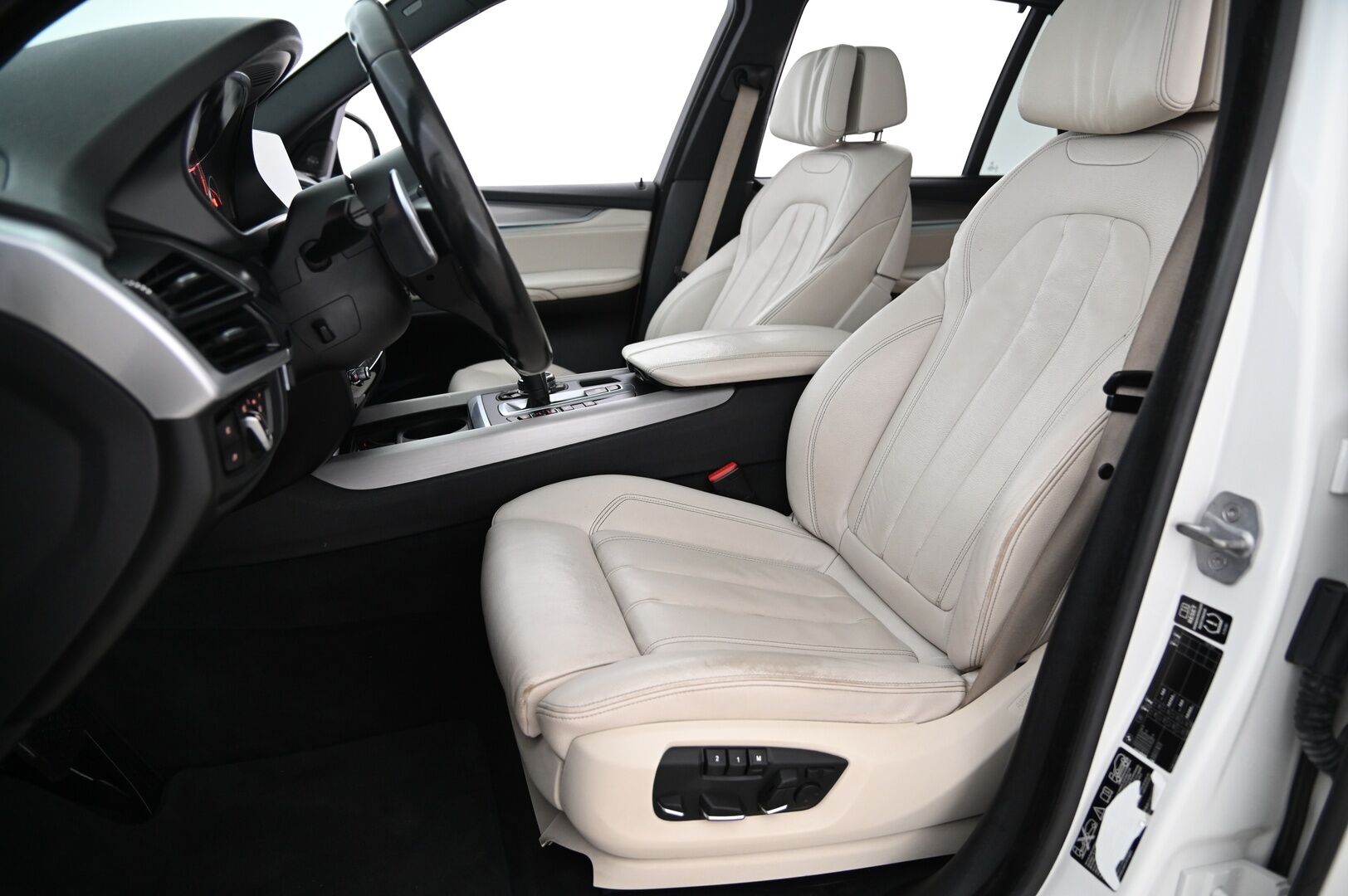 BMW X5 2014 F15 M50d M-Sport *Softclose / HUD / H&K / ACC / Panorama / Muisti nahat / Koukku* - *Webasto / 2xrenkaat / Innovation paketti* - HULLU BLACKWEEK KORKOTARJOUS 2,49%