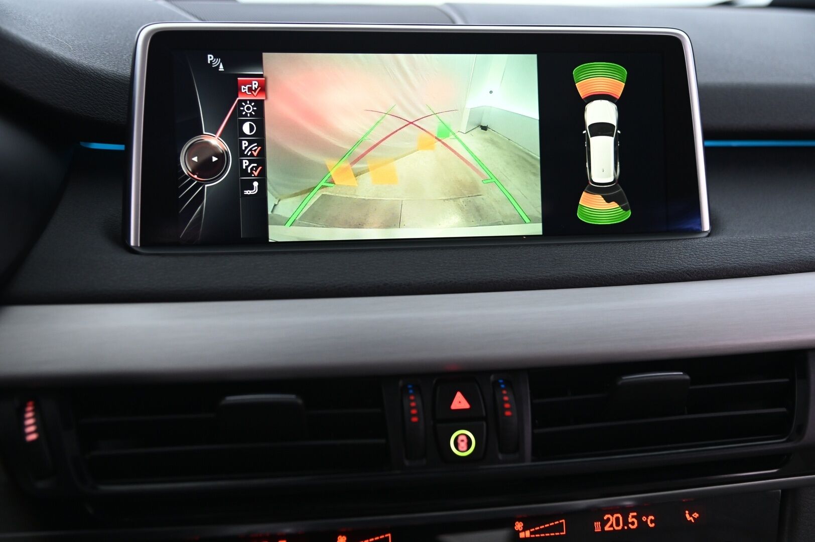 BMW X5 2014 F15 M50d M-Sport *Softclose / HUD / H&K / ACC / Panorama / Muisti nahat / Koukku* - *Webasto / 2xrenkaat / Innovation paketti* - HULLU BLACKWEEK KORKOTARJOUS 2,49%