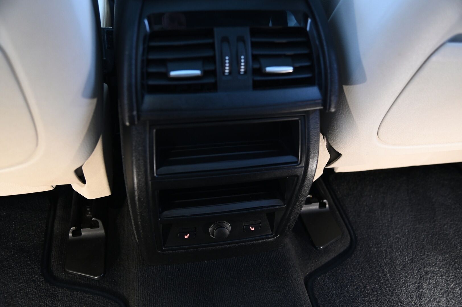 BMW X5 2014 F15 M50d M-Sport *Softclose / HUD / H&K / ACC / Panorama / Muisti nahat / Koukku* - *Webasto / 2xrenkaat / Innovation paketti* - HULLU BLACKWEEK KORKOTARJOUS 2,49%