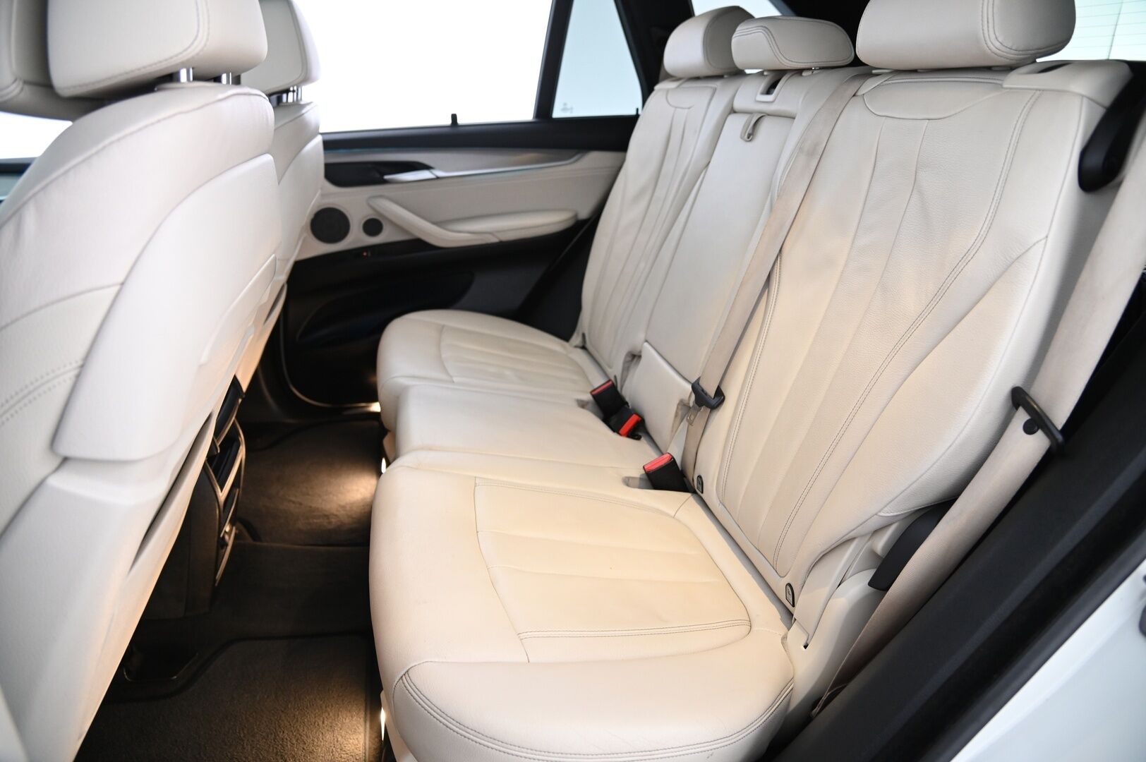 BMW X5 2014 F15 M50d M-Sport *Softclose / HUD / H&K / ACC / Panorama / Muisti nahat / Koukku* - *Webasto / 2xrenkaat / Innovation paketti* - HULLU BLACKWEEK KORKOTARJOUS 2,49%