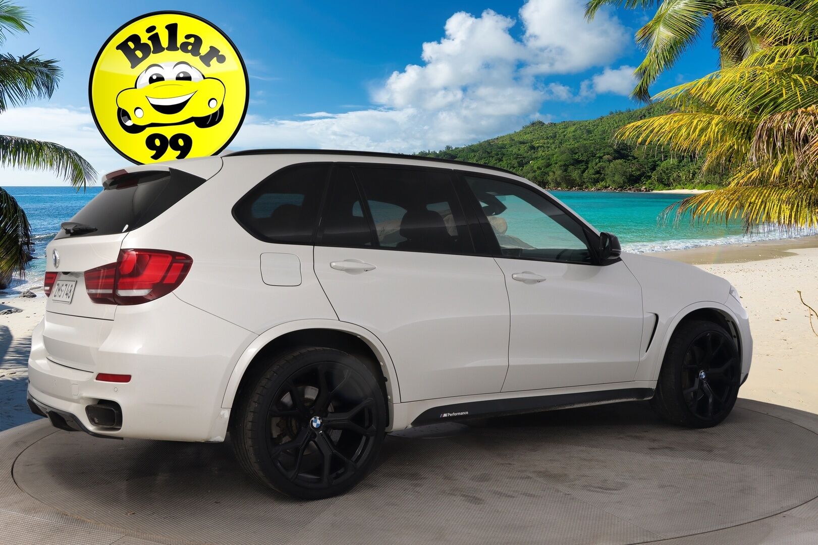 BMW X5 2014 F15 M50d M-Sport *Softclose / HUD / H&K / ACC / Panorama / Muisti nahat / Koukku* - *Webasto / 2xrenkaat / Innovation paketti* - HULLU BLACKWEEK KORKOTARJOUS 2,49%