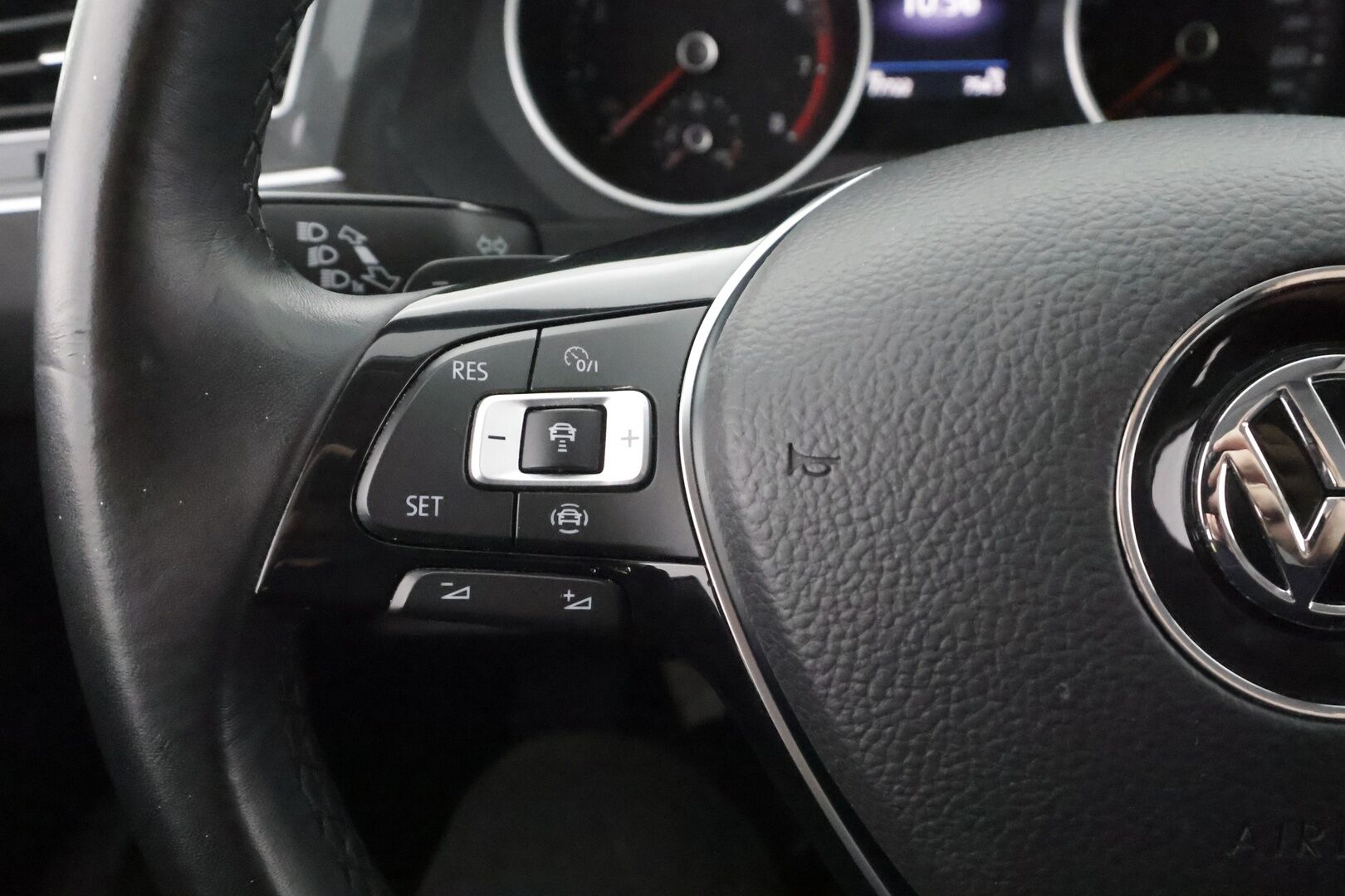 Volkswagen Tiguan 2019 Comfortline 1,5 TSI EVO 110 kW (150 hv) DSG-automaatti - Suomiauto | Webasto | ACC | KeylessGo | Peruutustutkat | Navi | Adapt.LED | Sähköluukku | 2x Renkaat Aluvantein!