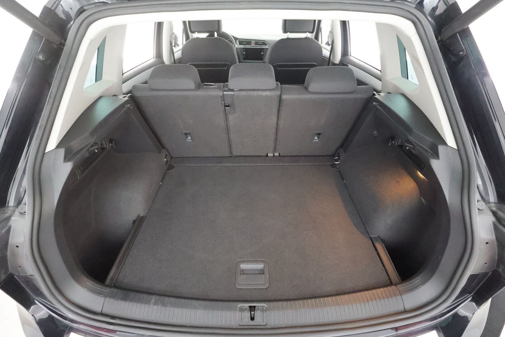 Volkswagen Tiguan 2019 Comfortline 1,5 TSI EVO 110 kW (150 hv) DSG-automaatti - Suomiauto | Webasto | ACC | KeylessGo | Peruutustutkat | Navi | Adapt.LED | Sähköluukku | 2x Renkaat Aluvantein!