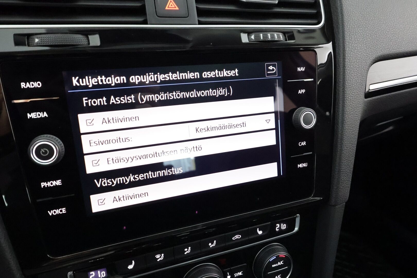 Volkswagen Golf 2019 Highline 1,5 TSI EVO 96 kW (130 hv) BLUEMOTION DSG * ACC / Webasto / Koukku / LED / P.kamera / Keyless * - Merkkihuollettu / Suomi-auto / Kahdet Renkaat