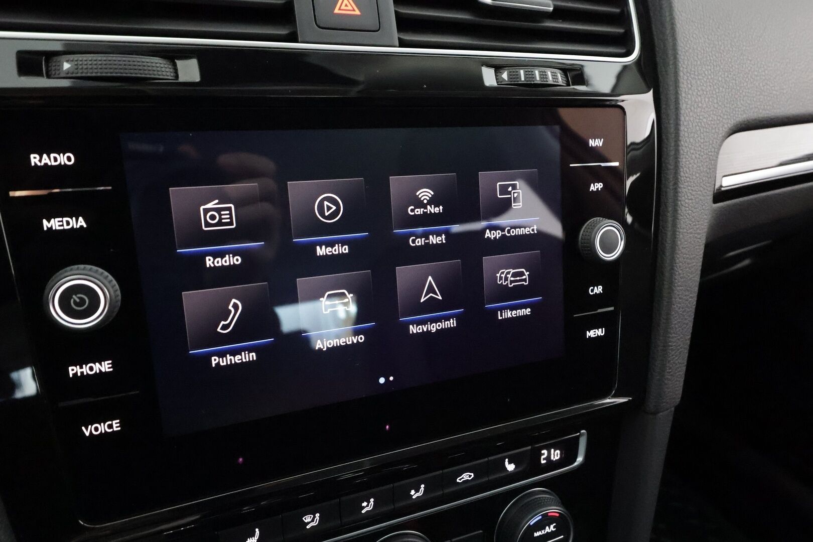 Volkswagen Golf 2019 Highline 1,5 TSI EVO 96 kW (130 hv) BLUEMOTION DSG * ACC / Webasto / Koukku / LED / P.kamera / Keyless * - Merkkihuollettu / Suomi-auto / Kahdet Renkaat