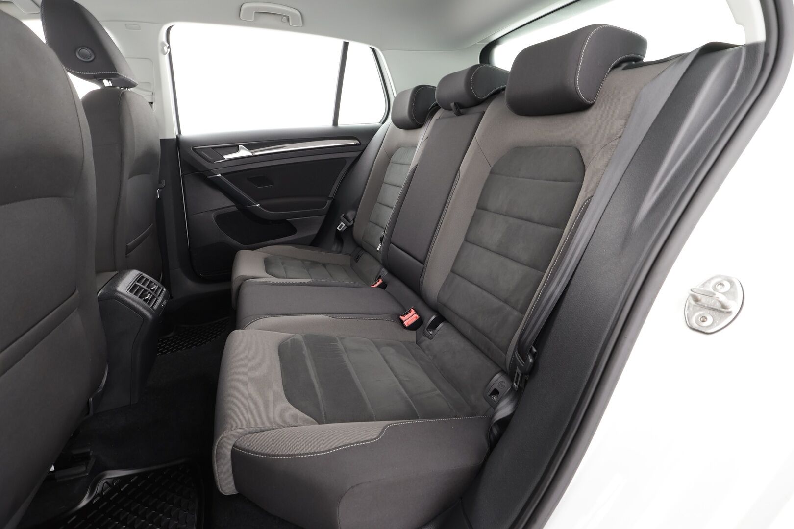 Volkswagen Golf 2019 Highline 1,5 TSI EVO 96 kW (130 hv) BLUEMOTION DSG * ACC / Webasto / Koukku / LED / P.kamera / Keyless * - Merkkihuollettu / Suomi-auto / Kahdet Renkaat