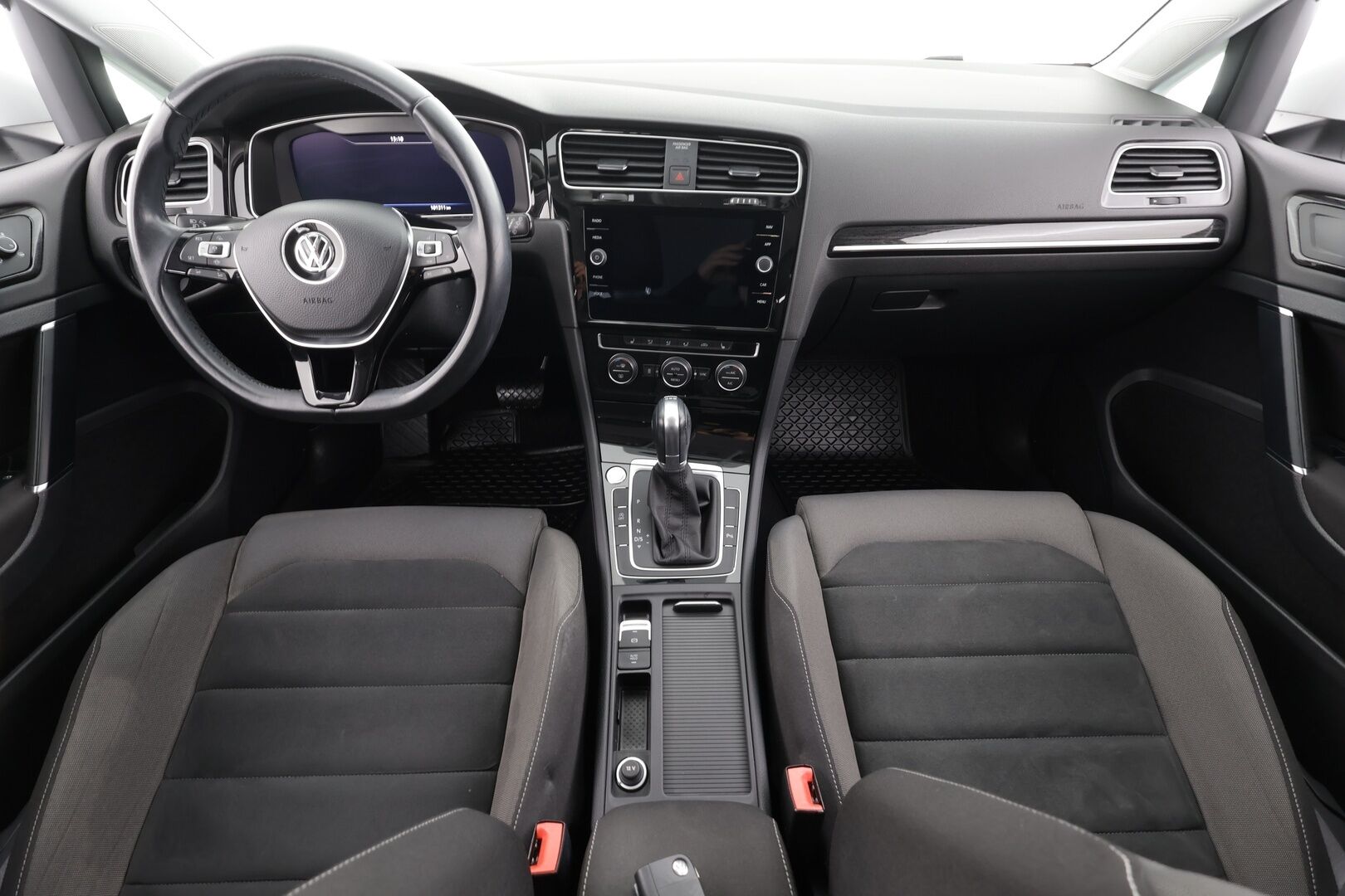 Volkswagen Golf 2019 Highline 1,5 TSI EVO 96 kW (130 hv) BLUEMOTION DSG * ACC / Webasto / Koukku / LED / P.kamera / Keyless * - Merkkihuollettu / Suomi-auto / Kahdet Renkaat