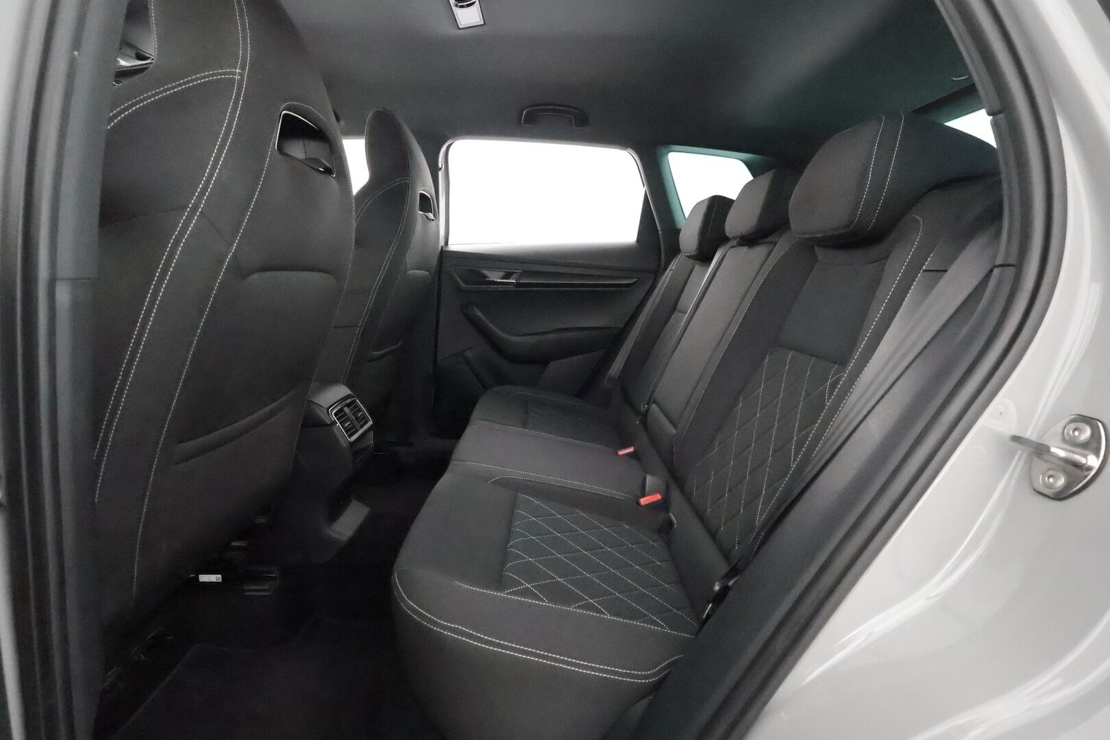 Skoda Karoq 2019 TSI SportLine DSG Autom. **Webasto / Adapt.Vakkari / P. Kamera / LED-valot / Kaistavahti / KeylessGO / 2x Renkaat**