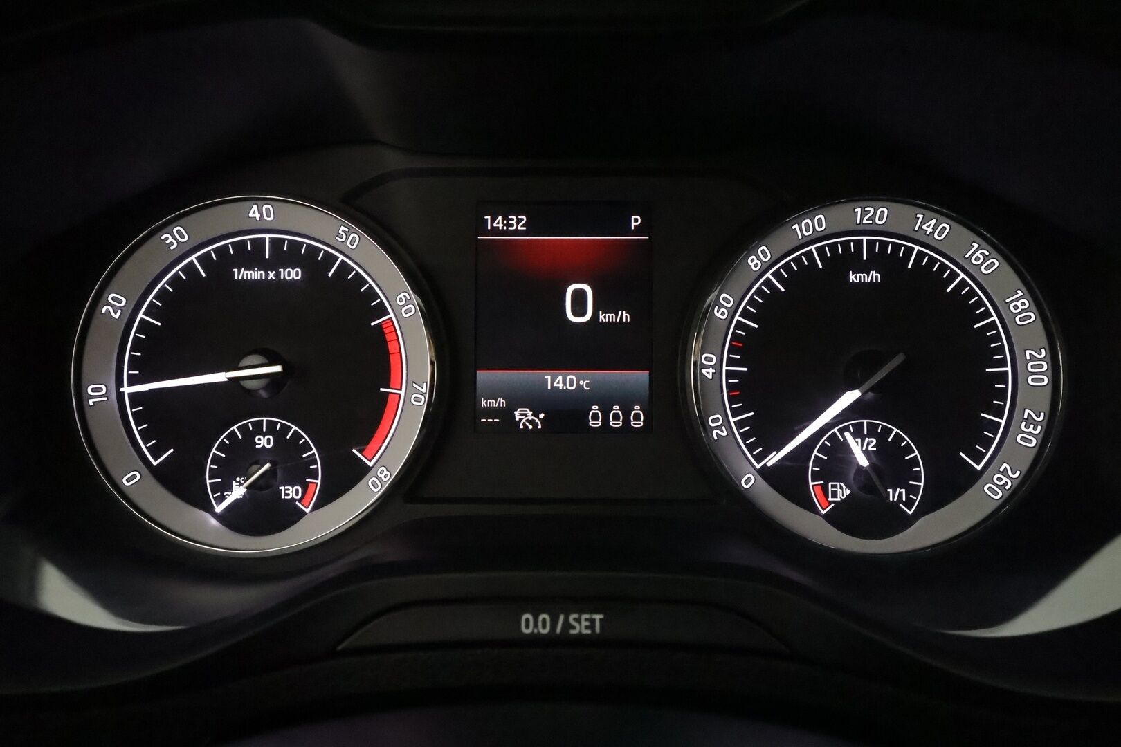 Skoda Karoq 2019 TSI SportLine DSG Autom. **Webasto / Adapt.Vakkari / P. Kamera / LED-valot / Kaistavahti / KeylessGO / 2x Renkaat**