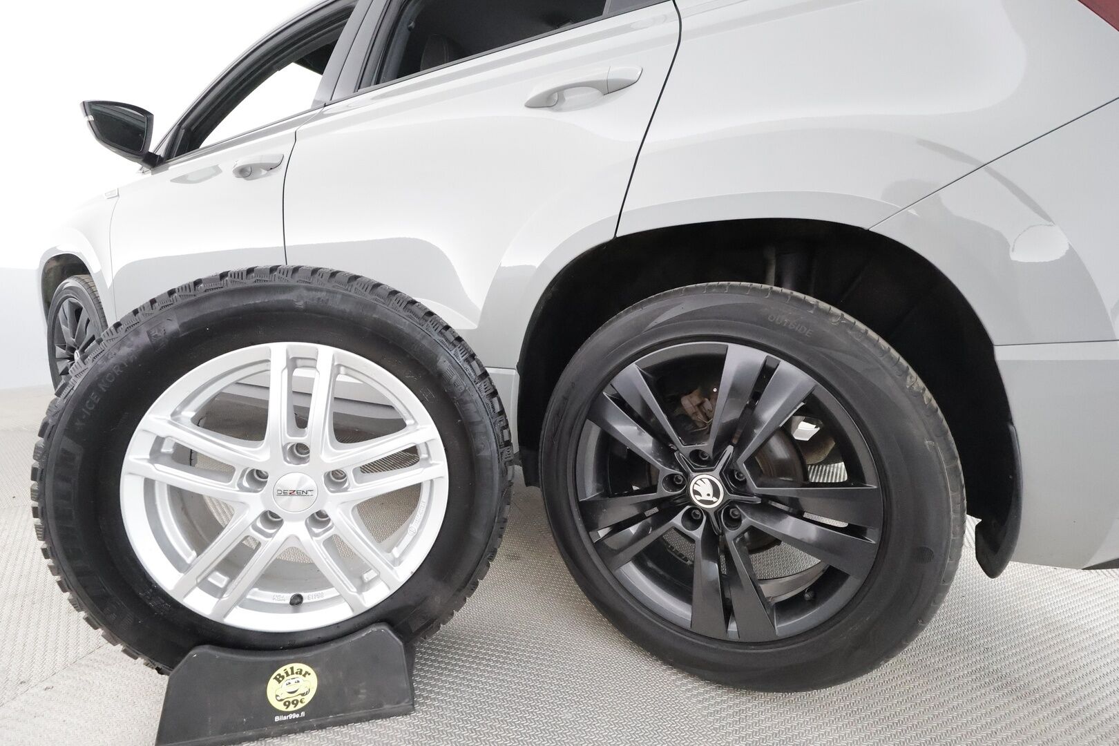 Skoda Karoq 2019 TSI SportLine DSG Autom. **Webasto / Adapt.Vakkari / P. Kamera / LED-valot / Kaistavahti / KeylessGO / 2x Renkaat**