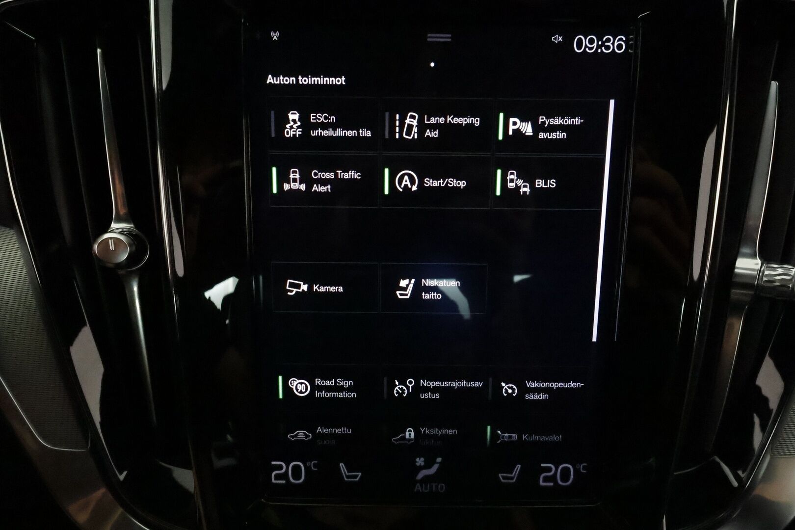 Volvo S60 2019 T5 Business R-Design aut **Adapt.vakkari / Muistipenkki / Webasto / H&K / 360.kamera / Full LED / KeylessGo** - 3,99 % KORKOTARJOUS TÄHÄN AUTOON - Suomi-auto / Merkkihuollettu / Kahdet renkaat aluvanteilla / Penkinlämmittimet takana / Tuulilasin lämmitin / Digimittaristo