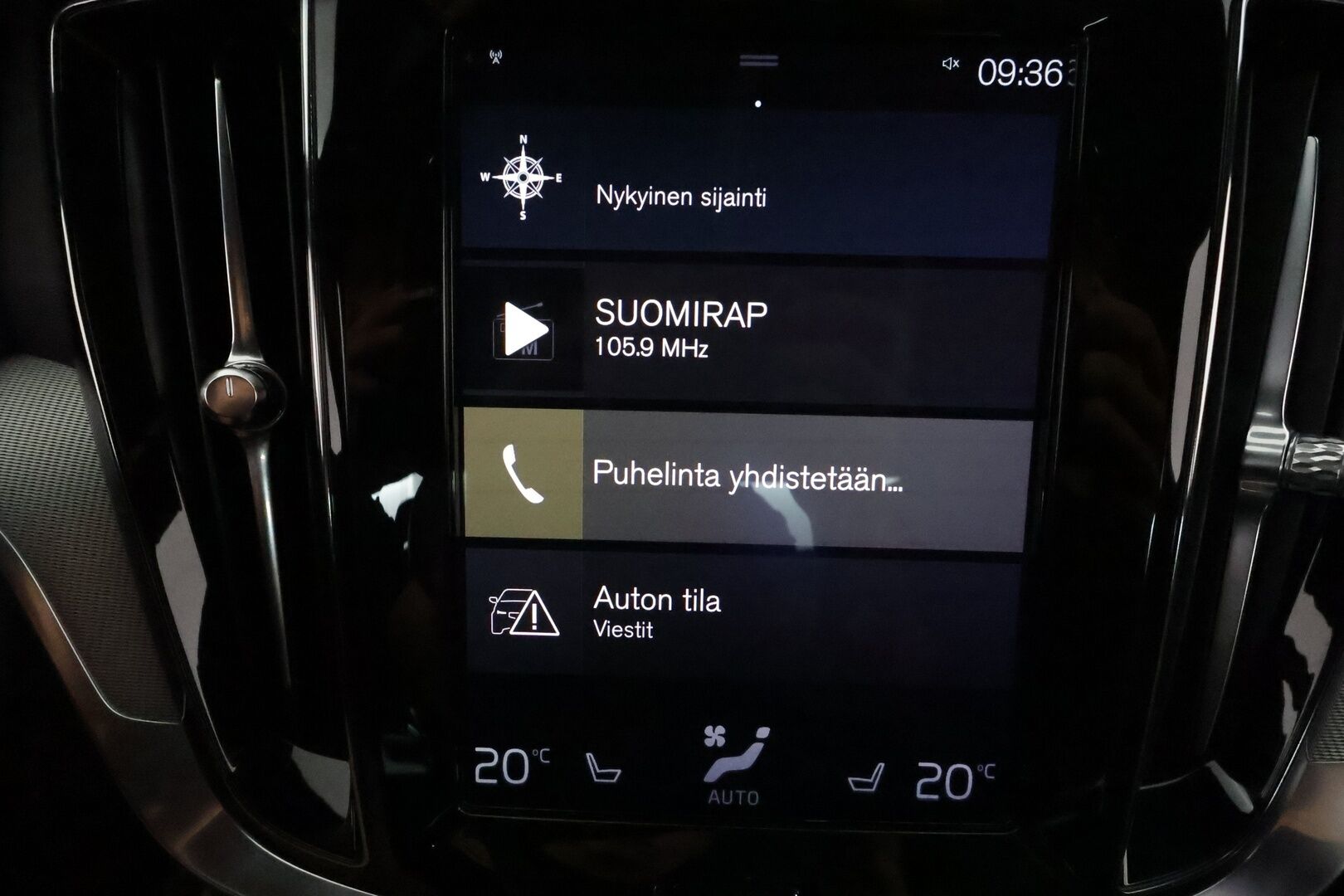 Volvo S60 2019 T5 Business R-Design aut **Adapt.vakkari / Muistipenkki / Webasto / H&K / 360.kamera / Full LED / KeylessGo** - 3,99 % KORKOTARJOUS TÄHÄN AUTOON - Suomi-auto / Merkkihuollettu / Kahdet renkaat aluvanteilla / Penkinlämmittimet takana / Tuulilasin lämmitin / Digimittaristo