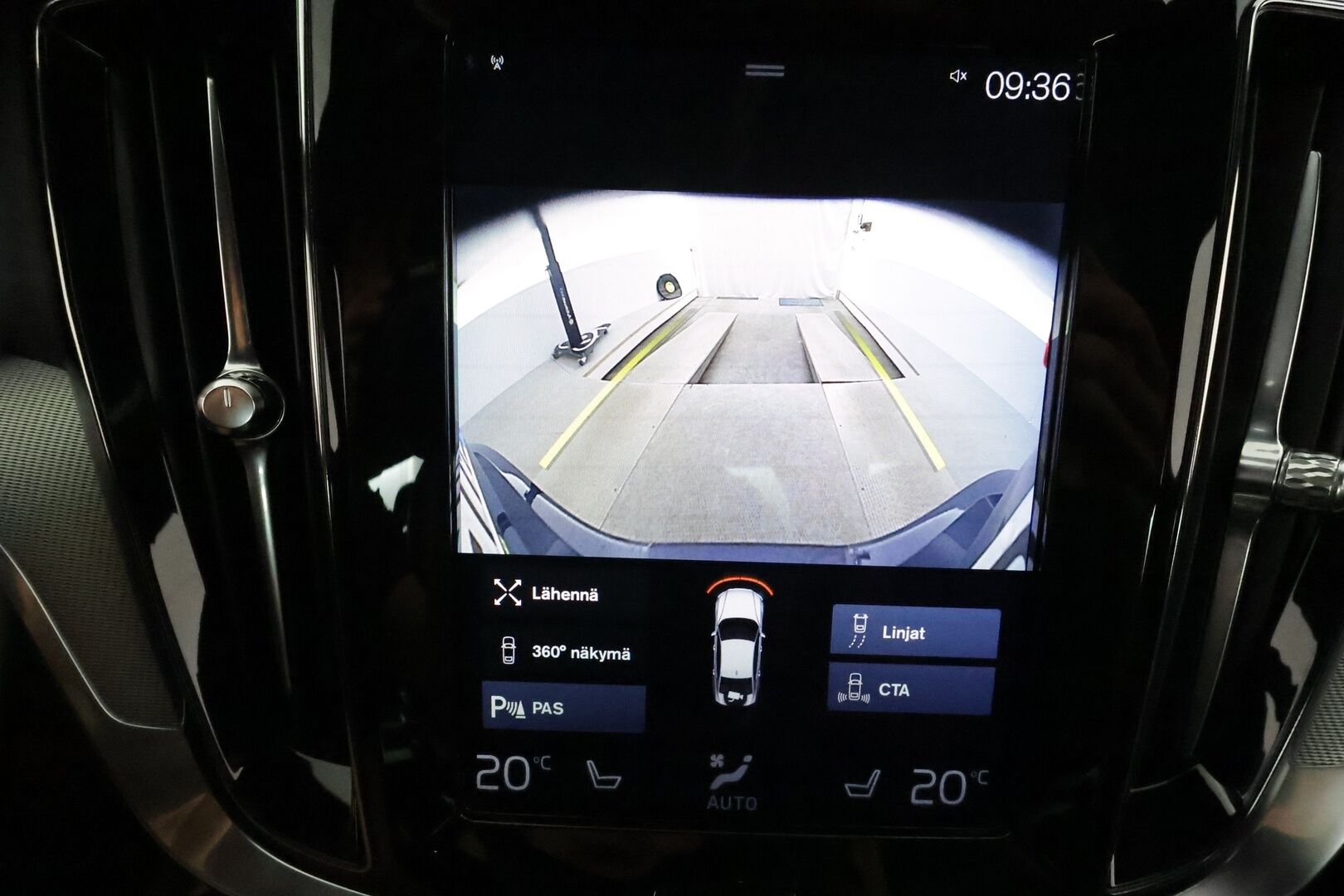 Volvo S60 2019 T5 Business R-Design aut **Adapt.vakkari / Muistipenkki / Webasto / H&K / 360.kamera / Full LED / KeylessGo** - 3,99 % KORKOTARJOUS TÄHÄN AUTOON - Suomi-auto / Merkkihuollettu / Kahdet renkaat aluvanteilla / Penkinlämmittimet takana / Tuulilasin lämmitin / Digimittaristo