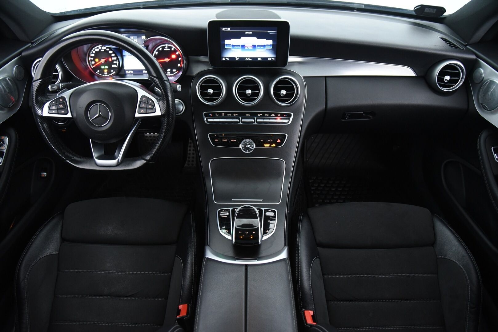 Mercedes-Benz C 2016 300 Coupé AMG / Distronic+ / DTR+Q / ILS-LED / Burmester / Panorama / P. Kamera / Sporttipenkit / Sähkökontti / - Huippuvarusteet! / Katveavustin / Putkisto / 2x renkaat & vanteet / Hyvät huollot! - HULLUT VÄLIPÄIVÄT KORKOTARJOUS 2,49%