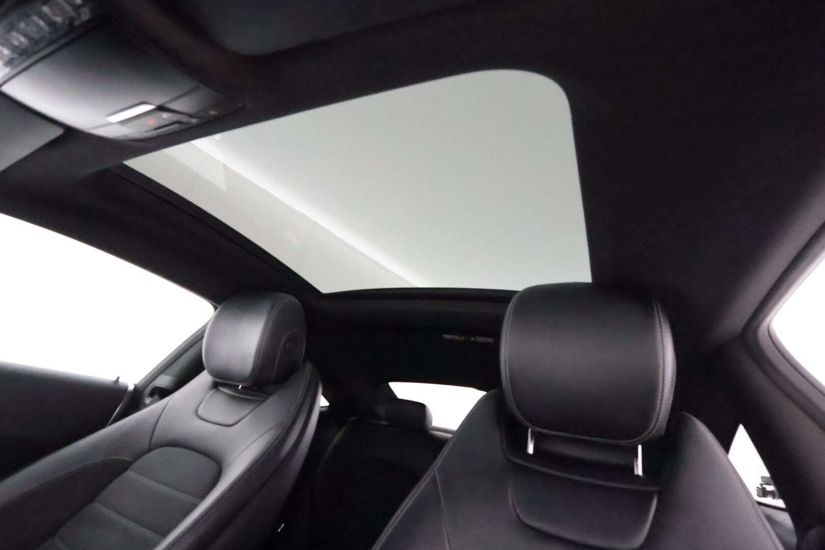 Mercedes-Benz C 2016 300 Coupé AMG **Adapt.Vakkari / Adapt.LED / Burmester / Lasikattoluukku / P. Kamera / Sporttipenkit** - 3,99 % KORKOTARJOUS TÄHÄN AUTOON - Kaistavahti / Katveavustin / KeylessGO / 1x Vanteet / 2x Renkaat