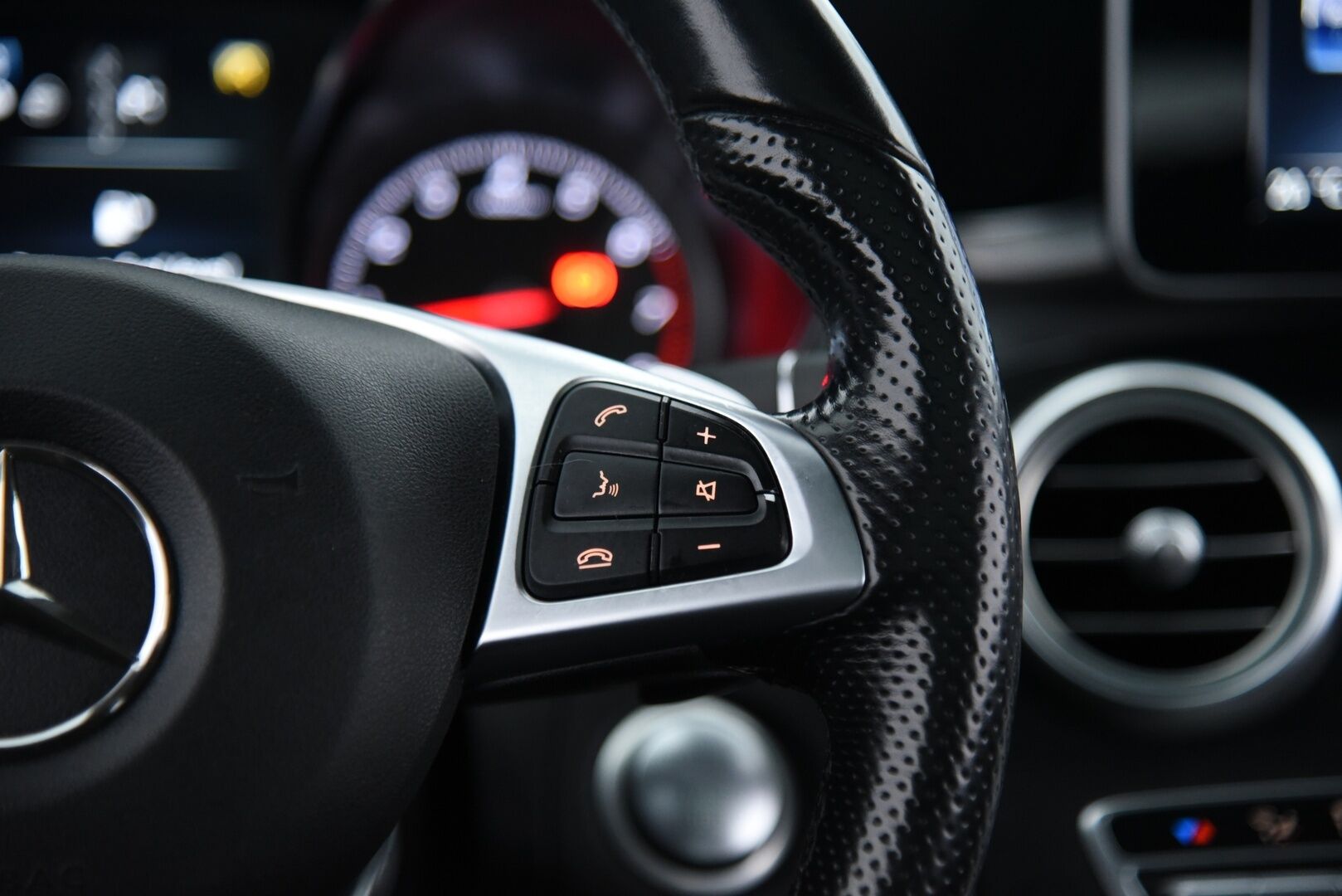 Mercedes-Benz C 2016 300 Coupé AMG / Distronic+ / DTR+Q / ILS-LED / Burmester / Panorama / P. Kamera / Sporttipenkit / Sähkökontti / - Huippuvarusteet! / Katveavustin / Putkisto / 2x renkaat & vanteet / Hyvät huollot! - HULLUT VÄLIPÄIVÄT KORKOTARJOUS 2,49%