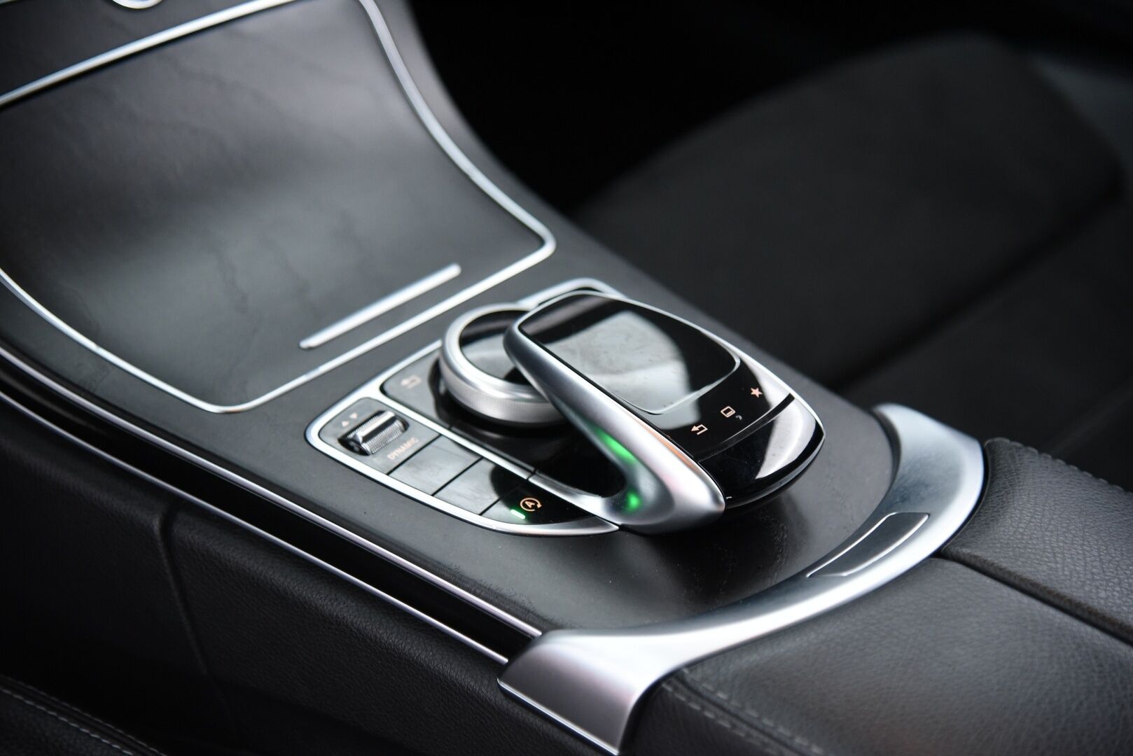 Mercedes-Benz C 2016 300 Coupé AMG / Distronic+ / DTR+Q / ILS-LED / Burmester / Panorama / P. Kamera / Sporttipenkit / Sähkökontti / - Huippuvarusteet! / Katveavustin / Putkisto / 2x renkaat & vanteet / Hyvät huollot! - HULLUT VÄLIPÄIVÄT KORKOTARJOUS 2,49%