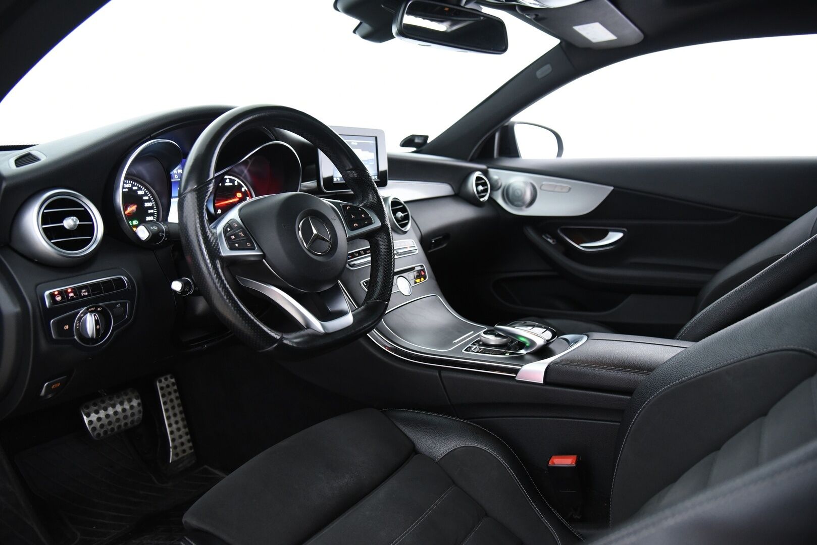 Mercedes-Benz C 2016 300 Coupé AMG / Distronic+ / DTR+Q / ILS-LED / Burmester / Panorama / P. Kamera / Sporttipenkit / Sähkökontti / - Huippuvarusteet! / Katveavustin / Putkisto / 2x renkaat & vanteet / Hyvät huollot! - HULLUT VÄLIPÄIVÄT KORKOTARJOUS 2,49%