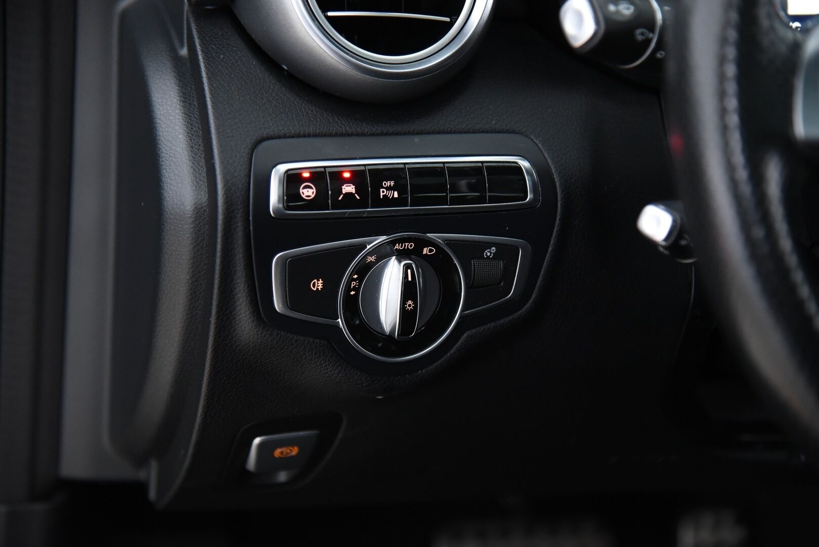 Mercedes-Benz C 2016 300 Coupé AMG / Distronic+ / DTR+Q / ILS-LED / Burmester / Panorama / P. Kamera / Sporttipenkit / Sähkökontti / - Huippuvarusteet! / Katveavustin / Putkisto / 2x renkaat & vanteet / Hyvät huollot! - HULLUT VÄLIPÄIVÄT KORKOTARJOUS 2,49%