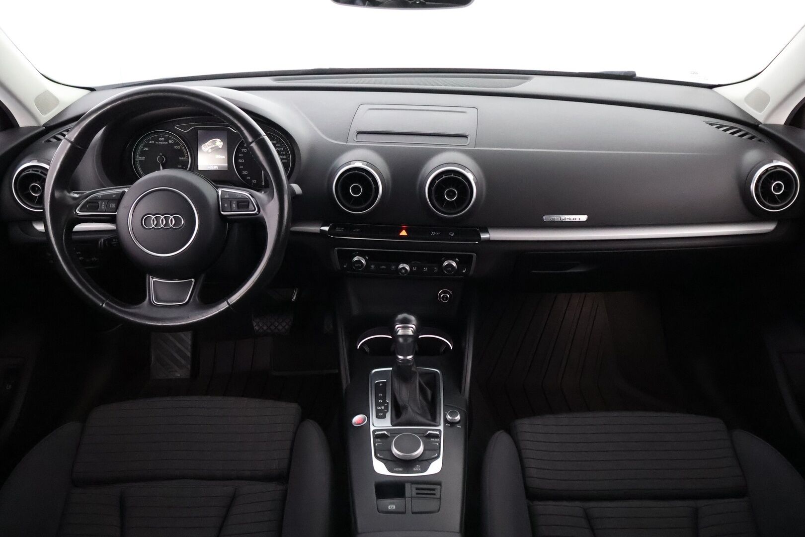 Audi A3 2015 Sportback Business Sport 1,4 TFSI e-tron S tronic - Vakkari / Peruutustutka / Lane Assist / Sporttipenkit / LED / KeylessGo / Kahdet hyvät merkkirenkaat / Juuri tullut!