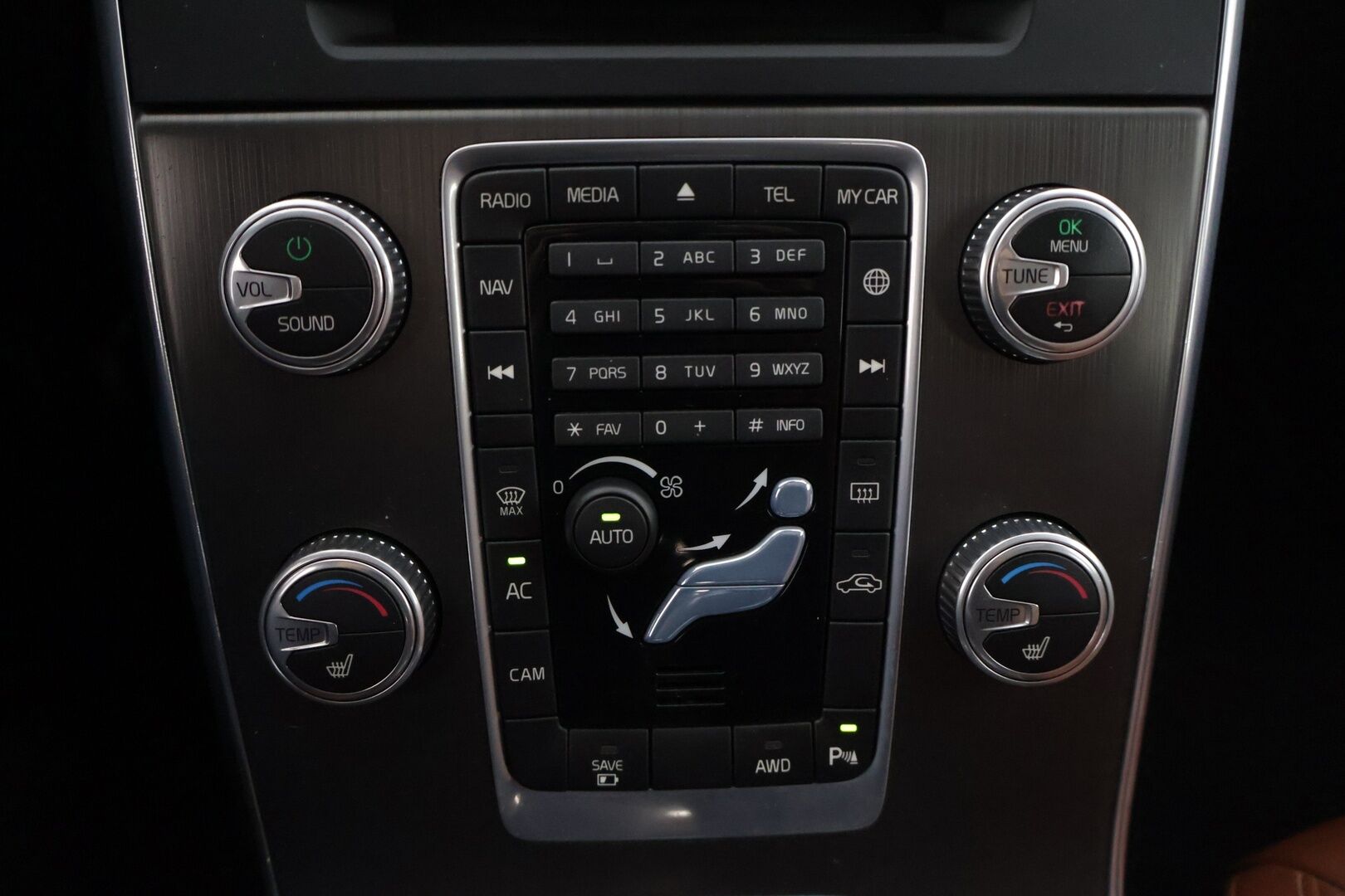 Volvo V60 2015 V60 Plug in Hybrid Farmari (AC) 4ov 2400cm3 A - * Myydään Huutokaupat.com *