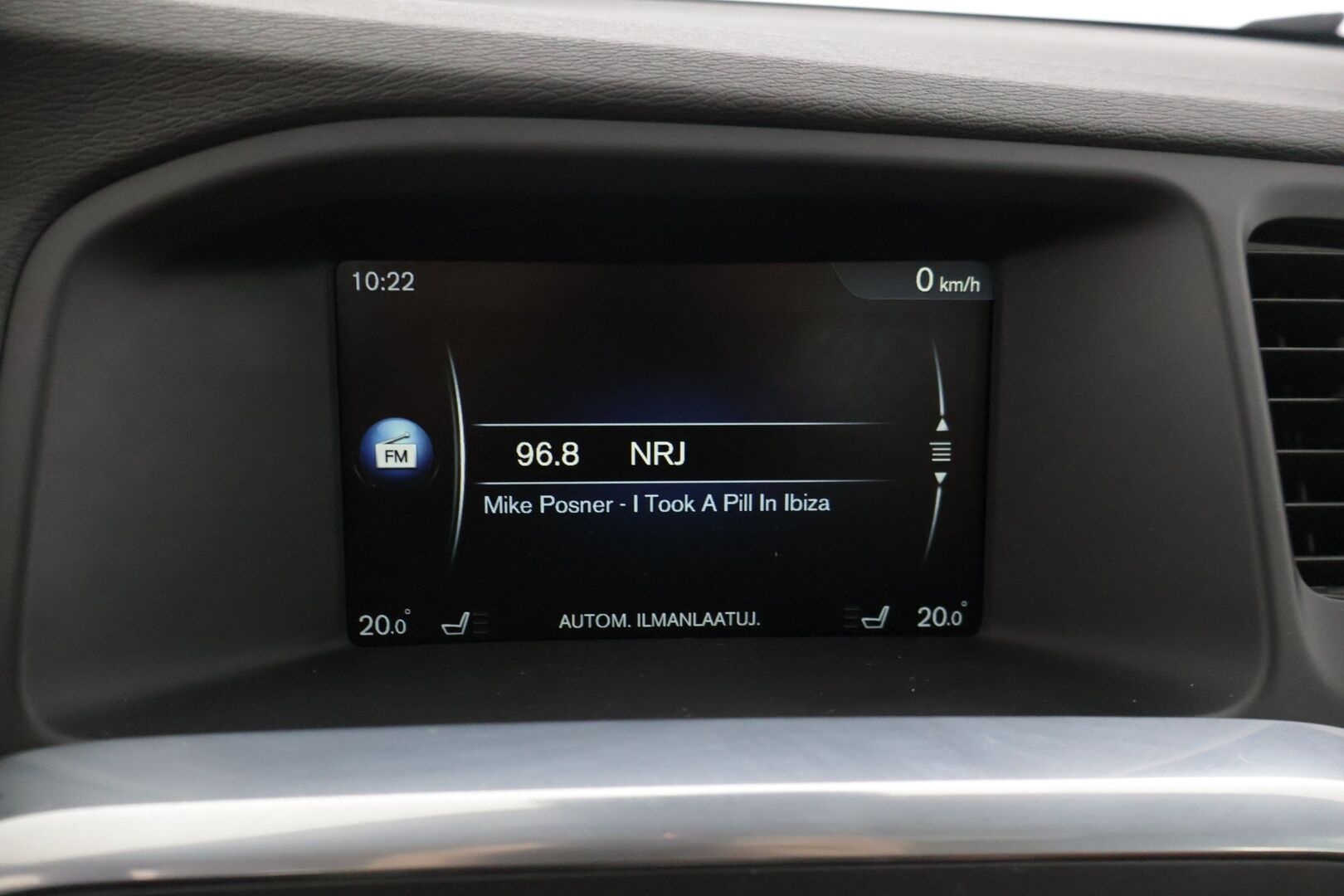 Volvo V60 2015 V60 Plug in Hybrid Farmari (AC) 4ov 2400cm3 A - * Myydään Huutokaupat.com *