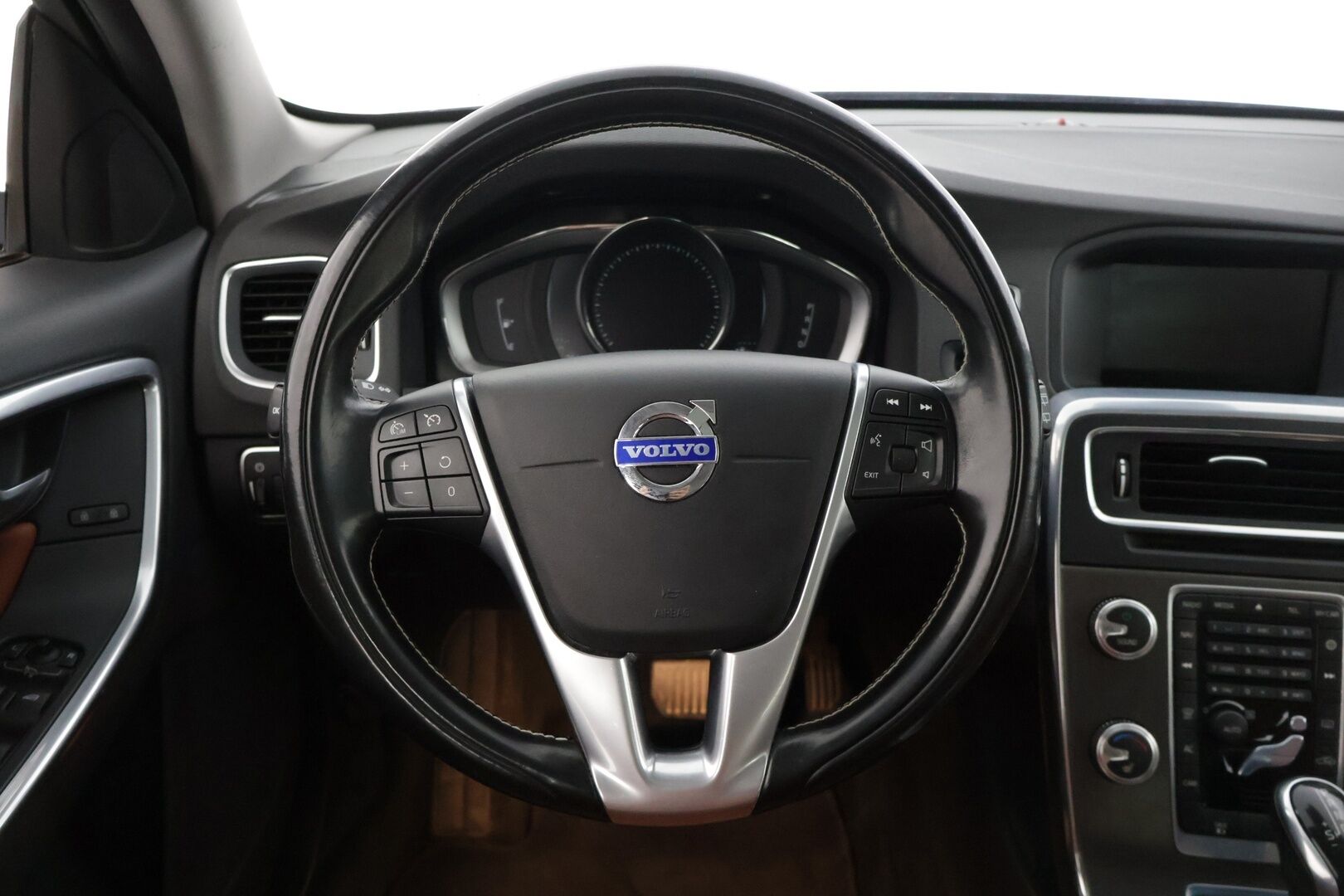 Volvo V60 2015 V60 Plug in Hybrid Farmari (AC) 4ov 2400cm3 A - * Myydään Huutokaupat.com *