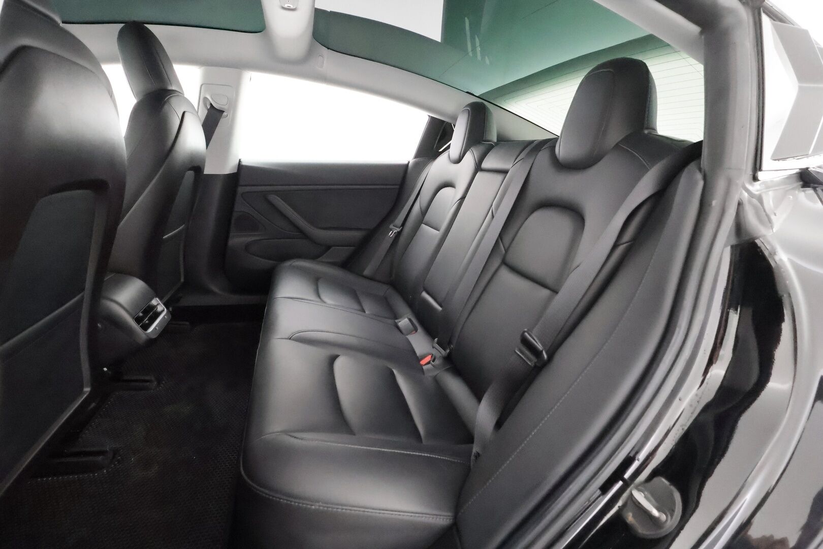 Tesla Model 3 2019 Long-Range Dual Motor AWD - | ACC | Premium Audio | Lasikatto | Digmittaristo | Sähkönahat | Muistipenkki | Autosteer | Keyless | P.kamera ja tutkat | LED | 
