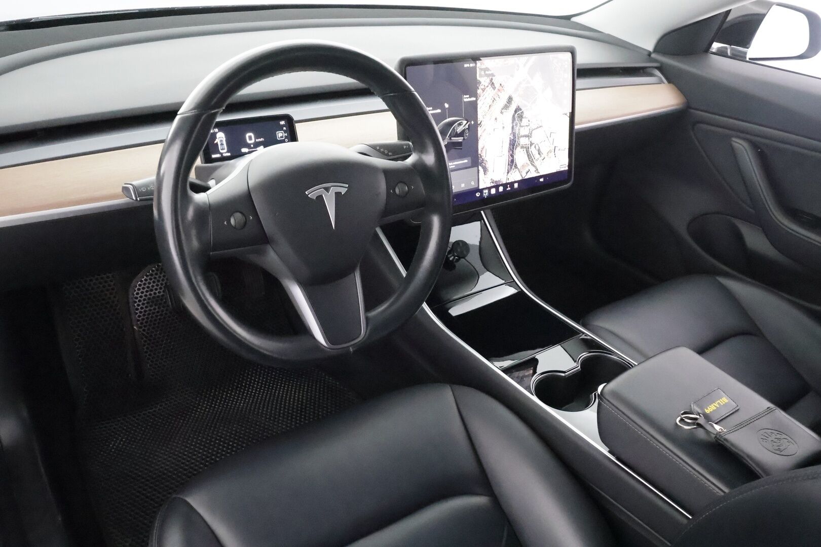 Tesla Model 3 2019 Long-Range Dual Motor AWD - | ACC | Premium Audio | Lasikatto | Digmittaristo | Sähkönahat | Muistipenkki | Autosteer | Keyless | P.kamera ja tutkat | LED | 