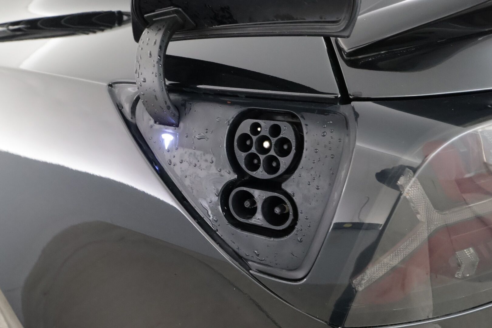 Tesla Model 3 2019 Long-Range Dual Motor AWD - | ACC | Premium Audio | Lasikatto | Digmittaristo | Sähkönahat | Muistipenkki | Autosteer | Keyless | P.kamera ja tutkat | LED | 
