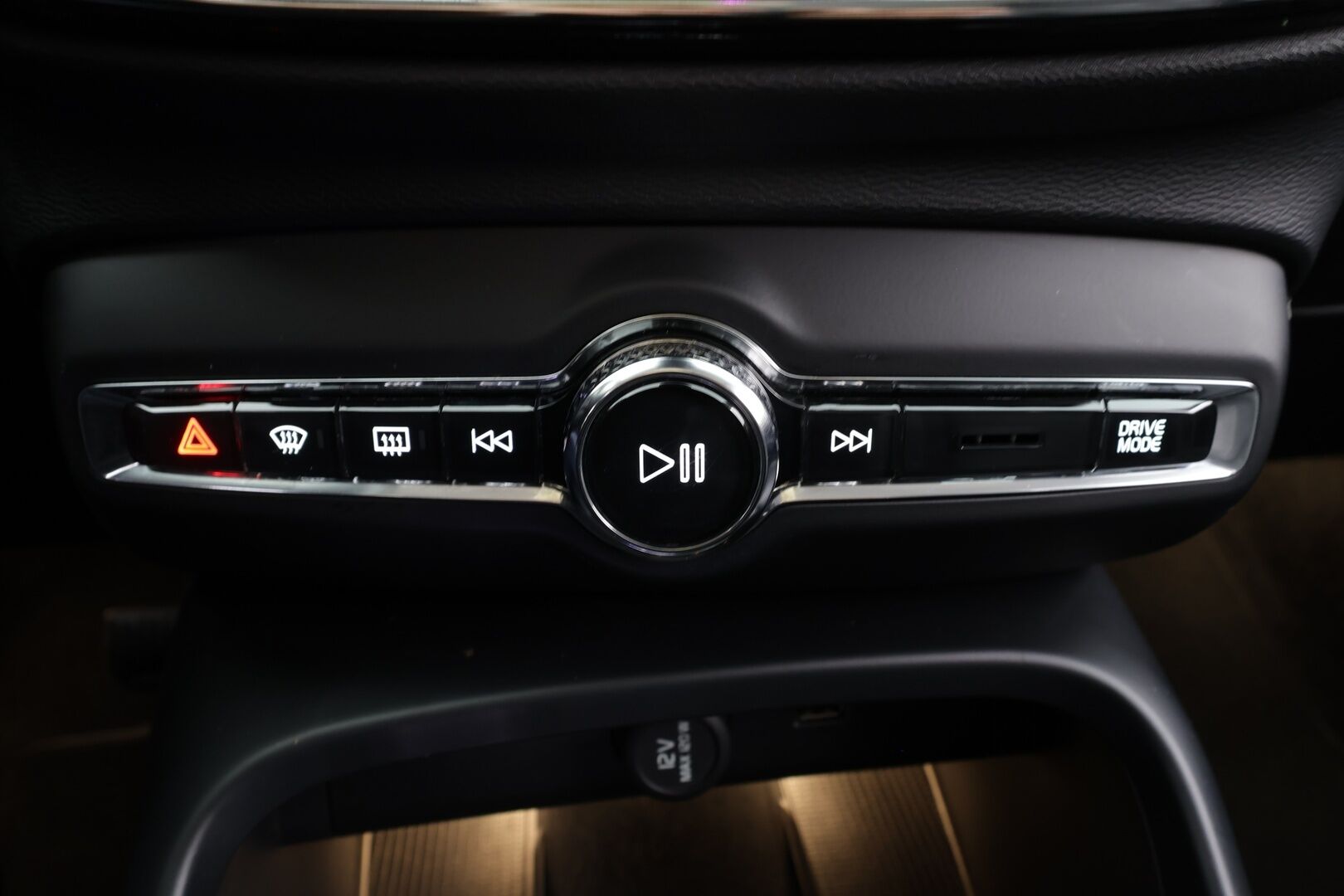 Volvo XC40 2019 D3 AWD Business Inscription aut * Webasto / ACC / LED / P.kamera / Sporttinahat / Keyless / Navi * - *1-OM Suomi-auto / Kahdet renkaat / Merkkihuollettu!*