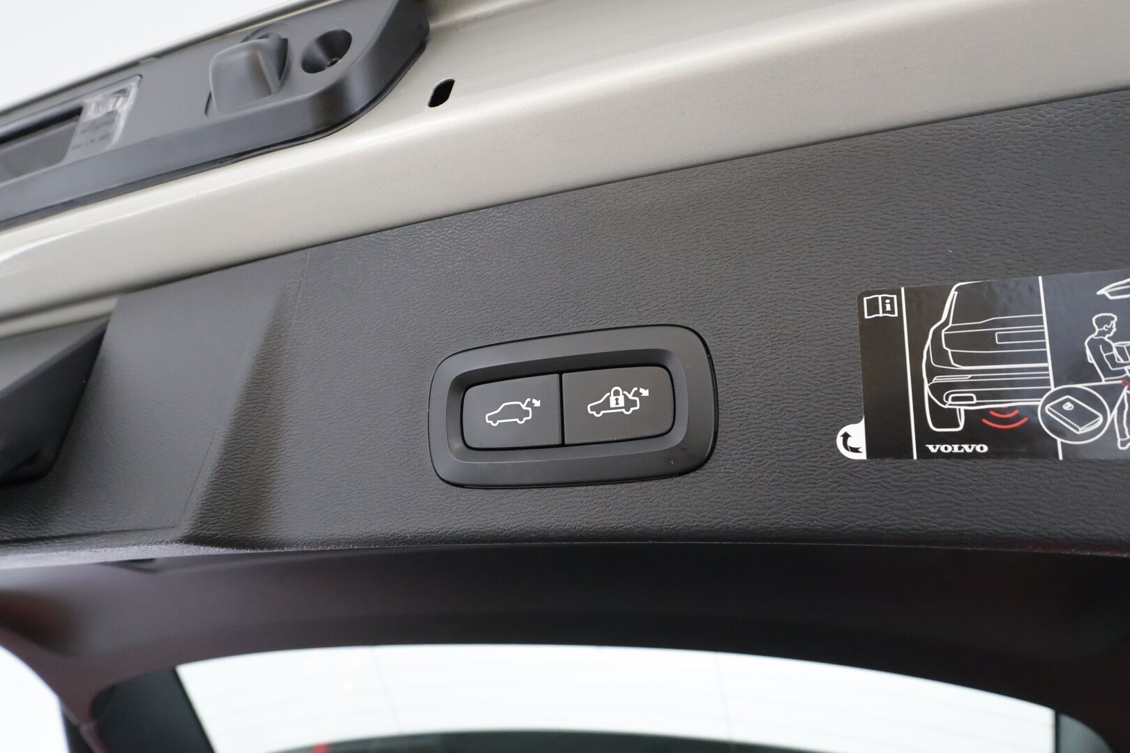 Volvo XC40 2019 D3 AWD Business Inscription aut * Webasto / ACC / LED / P.kamera / Sporttinahat / Keyless / Navi * - *1-OM Suomi-auto / Kahdet renkaat / Merkkihuollettu!*