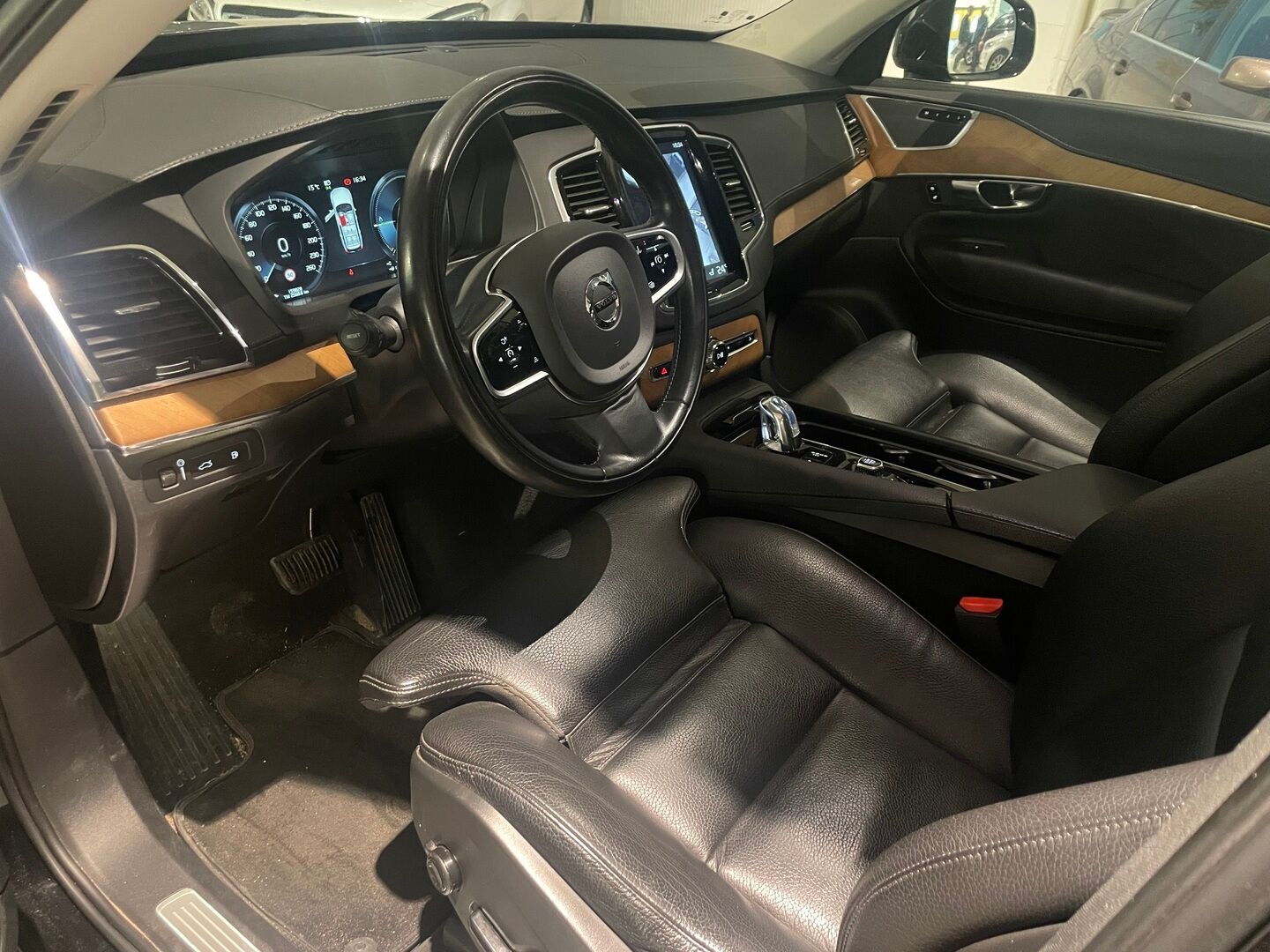 Volvo XC90 2019 T8 AWD Inscription aut 7-paik. - | ACC | Panorama | Webasto | S-Koukku | 360 | HighPerf. Audio | S-Luukku | Full-LED | Sporttinahat muisteilla | Suomiauto | 