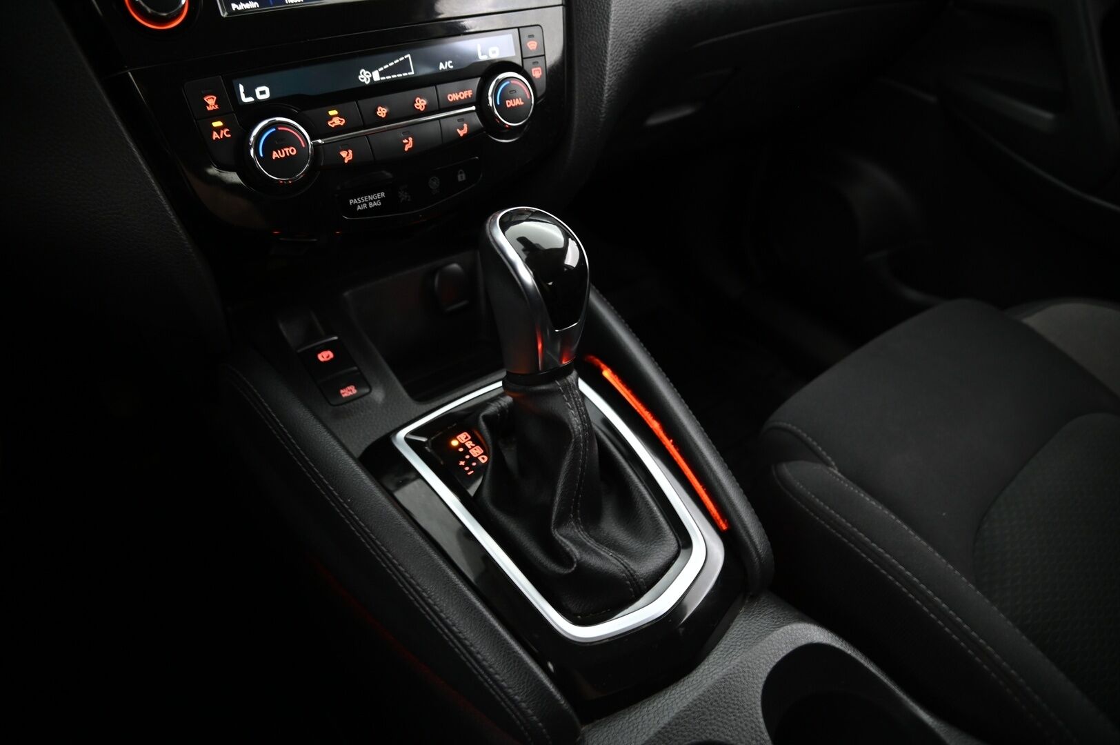 Nissan Qashqai 2020 DIG-T 160 N-Connecta 2WD DCT MY19 **360 Kamera / Koukku / Navi / Vakkari / Kaistavahti** - Lohkolämmitin / 2x Renkaat
