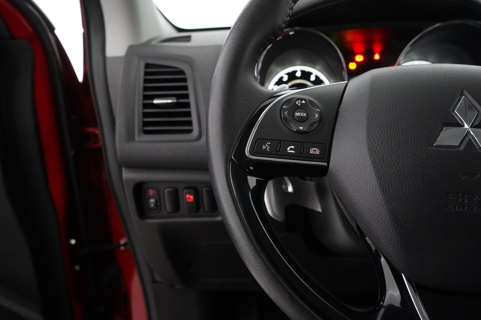 Mitsubishi ASX 2020 2.0 MIVEC Invite CVT 2WD - Vakkari | Lohkolämmitin | BT | Tutkat | Merkkihuollettu | Suomi-auto | Kahdet renkaat | Juuri katsastettu 