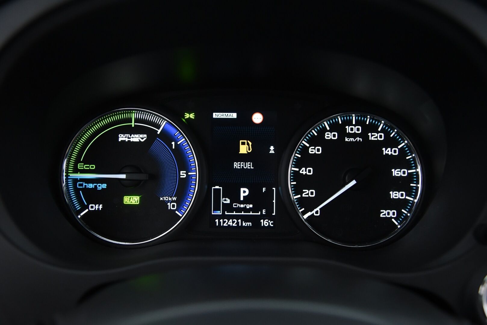 Mitsubishi OUTLANDER PHEV 2021 Instyle Business 4WD 5P ** Adapt.Vakkari / 2-Om Suomi / 360° Kamera / Kattoluukku / Navigointi - Tehtaan vetokoukku / BLIS / Lämmitettävä tuulilasi / Ratin lämmitin / 
